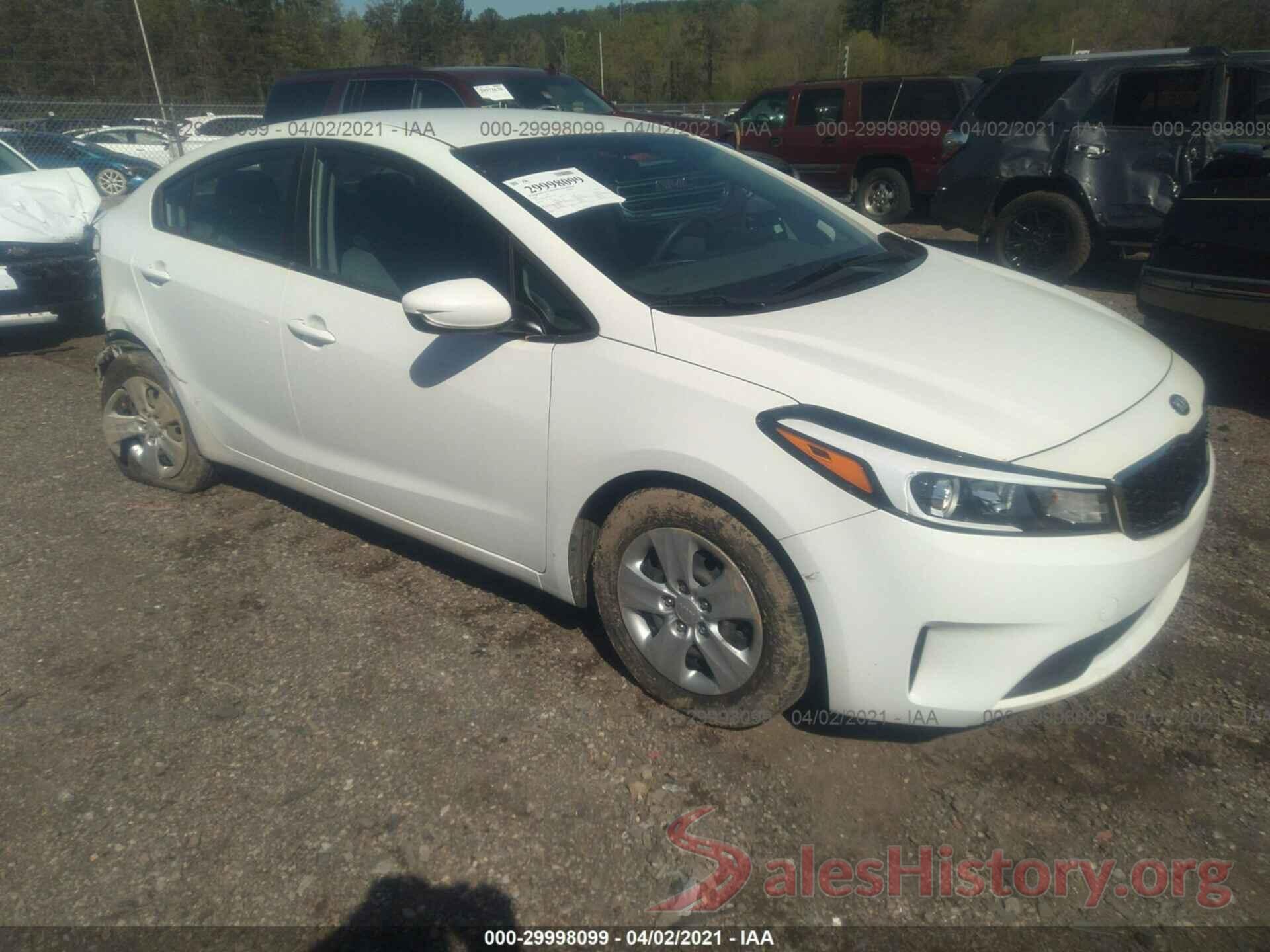 3KPFK4A78JE175774 2018 KIA FORTE