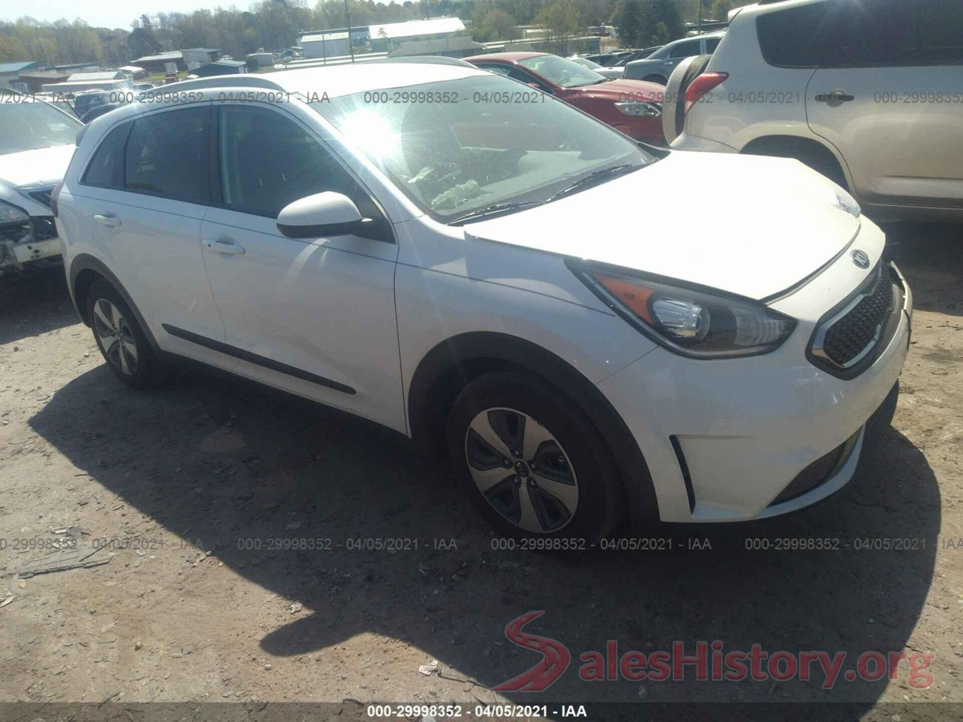 KNDCB3LC8H5039951 2017 KIA NIRO