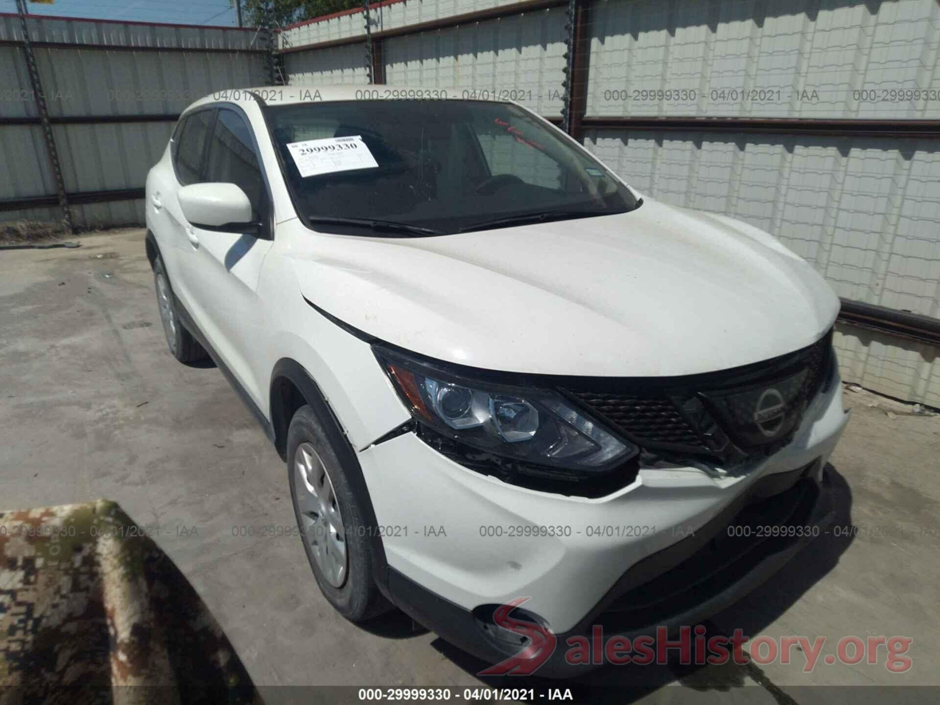 JN1BJ1CP2JW158765 2018 NISSAN ROGUE SPORT