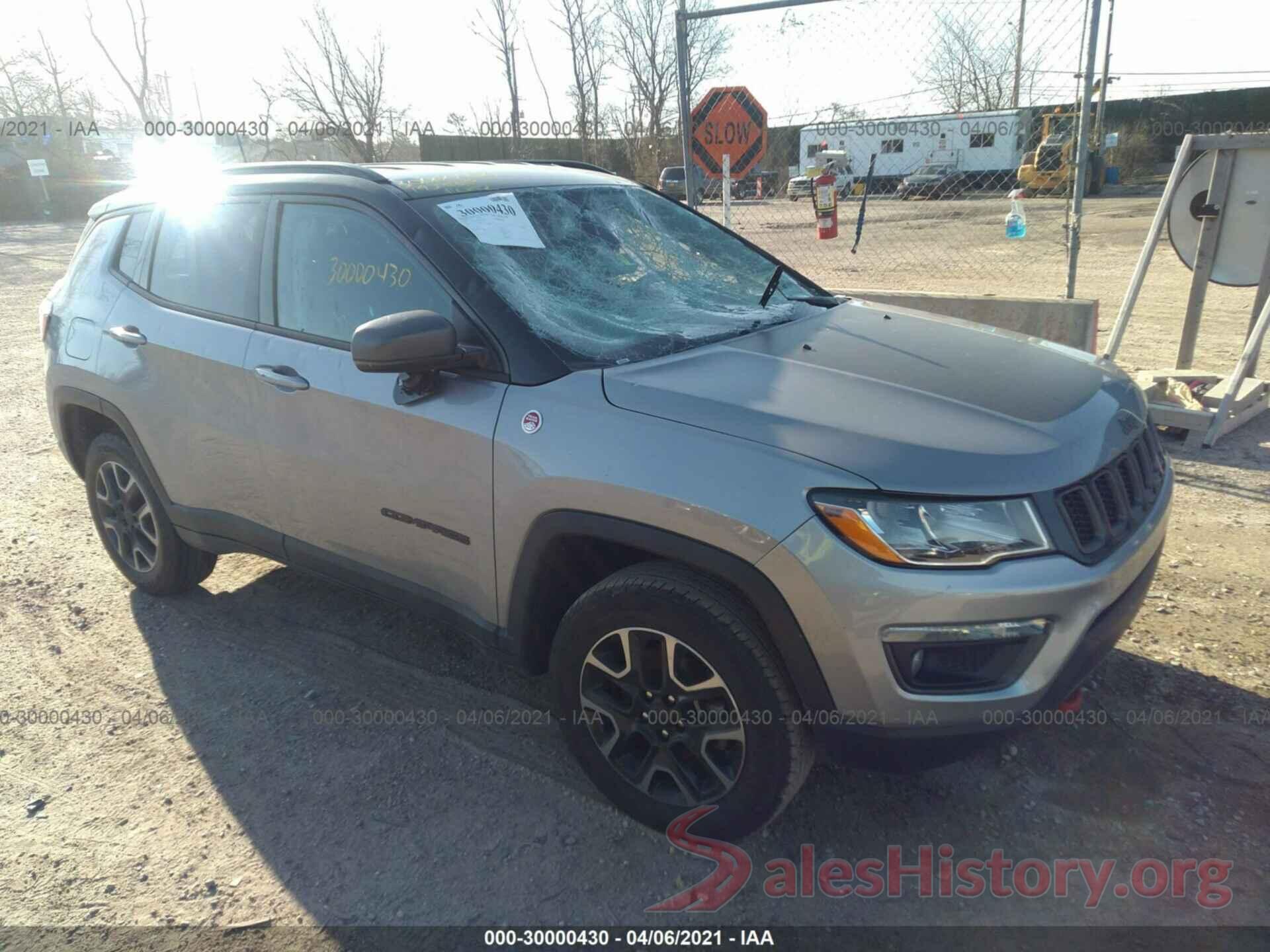 3C4NJDDB2KT739673 2019 JEEP COMPASS