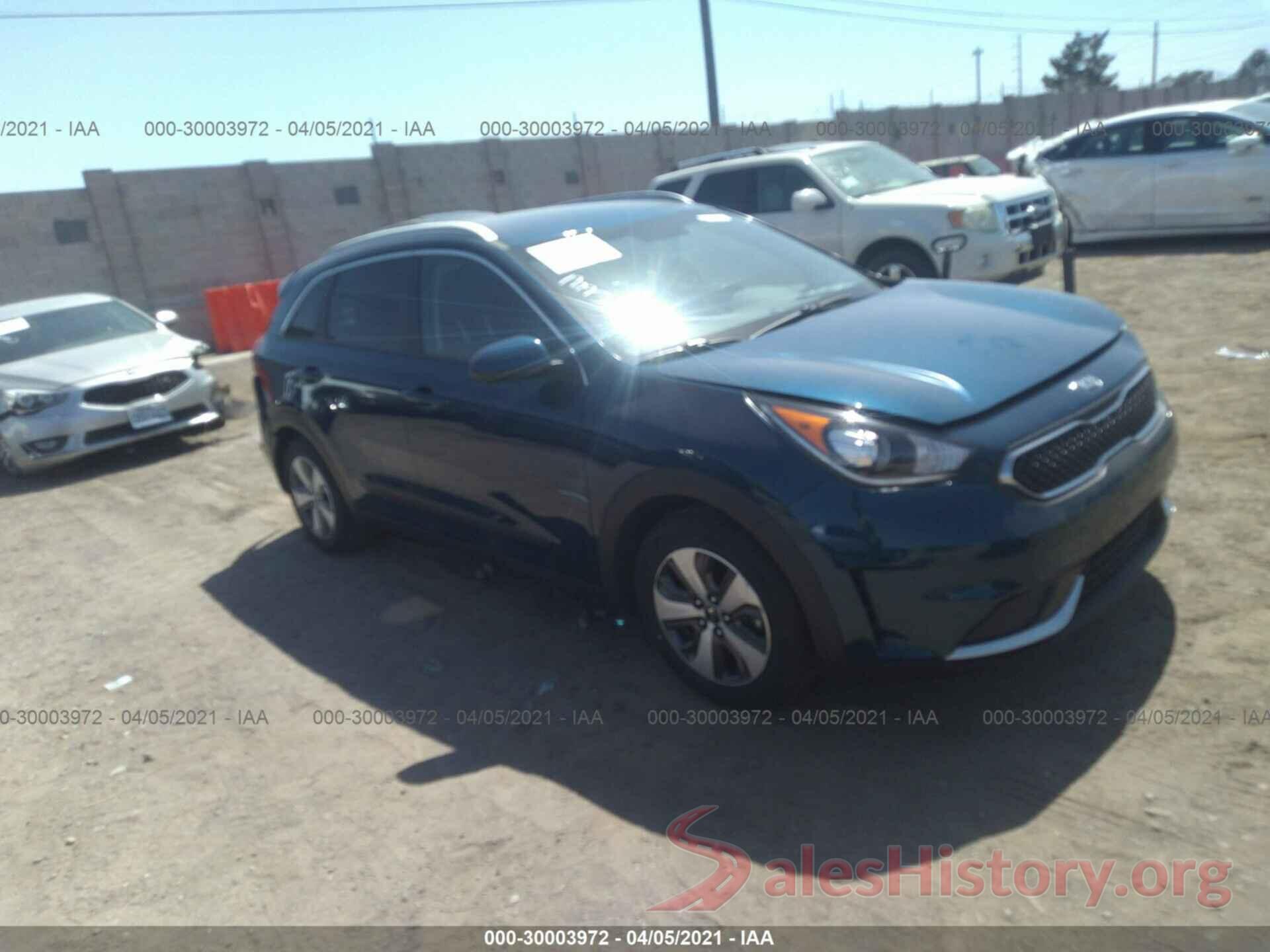 KNDCB3LC3J5118174 2018 KIA NIRO