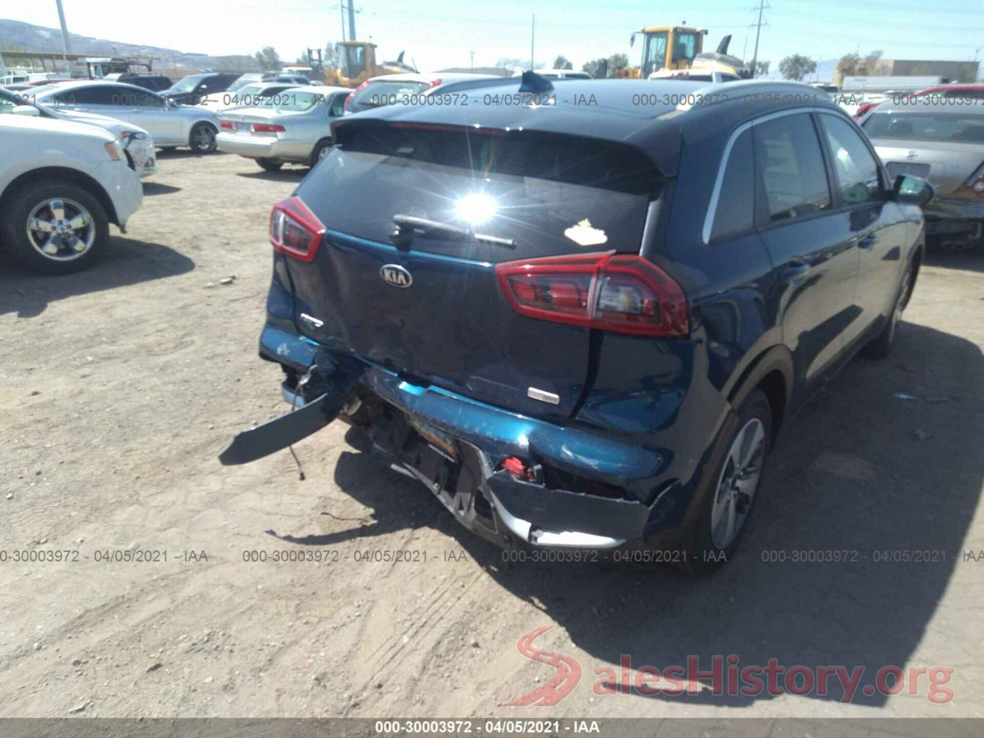 KNDCB3LC3J5118174 2018 KIA NIRO