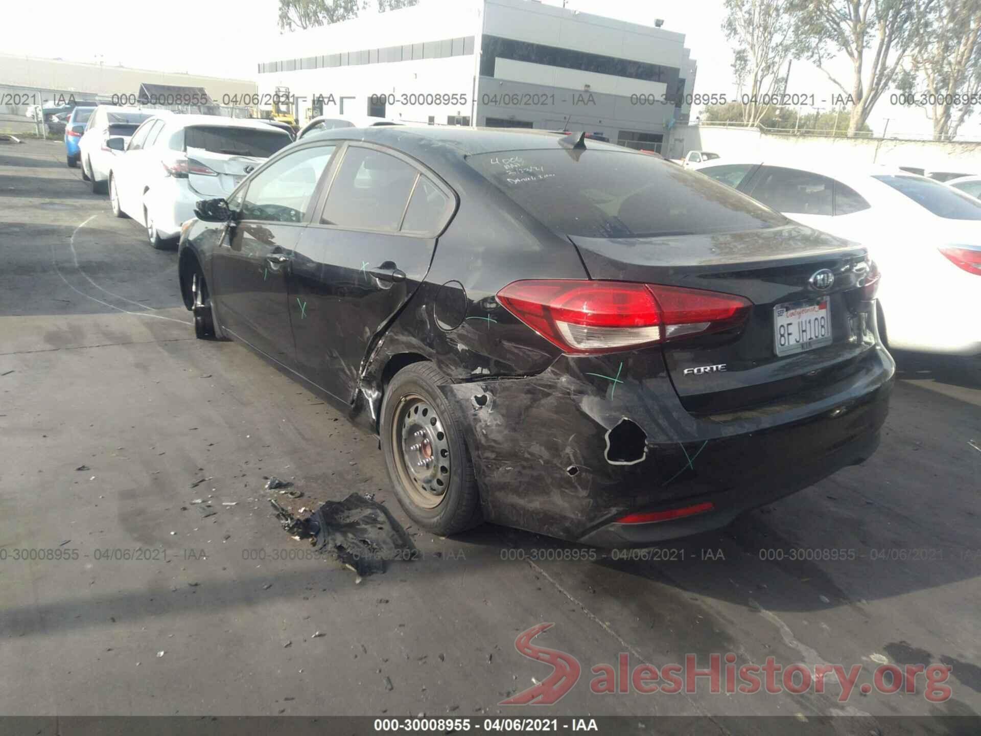 3KPFK4A71JE256955 2018 KIA FORTE