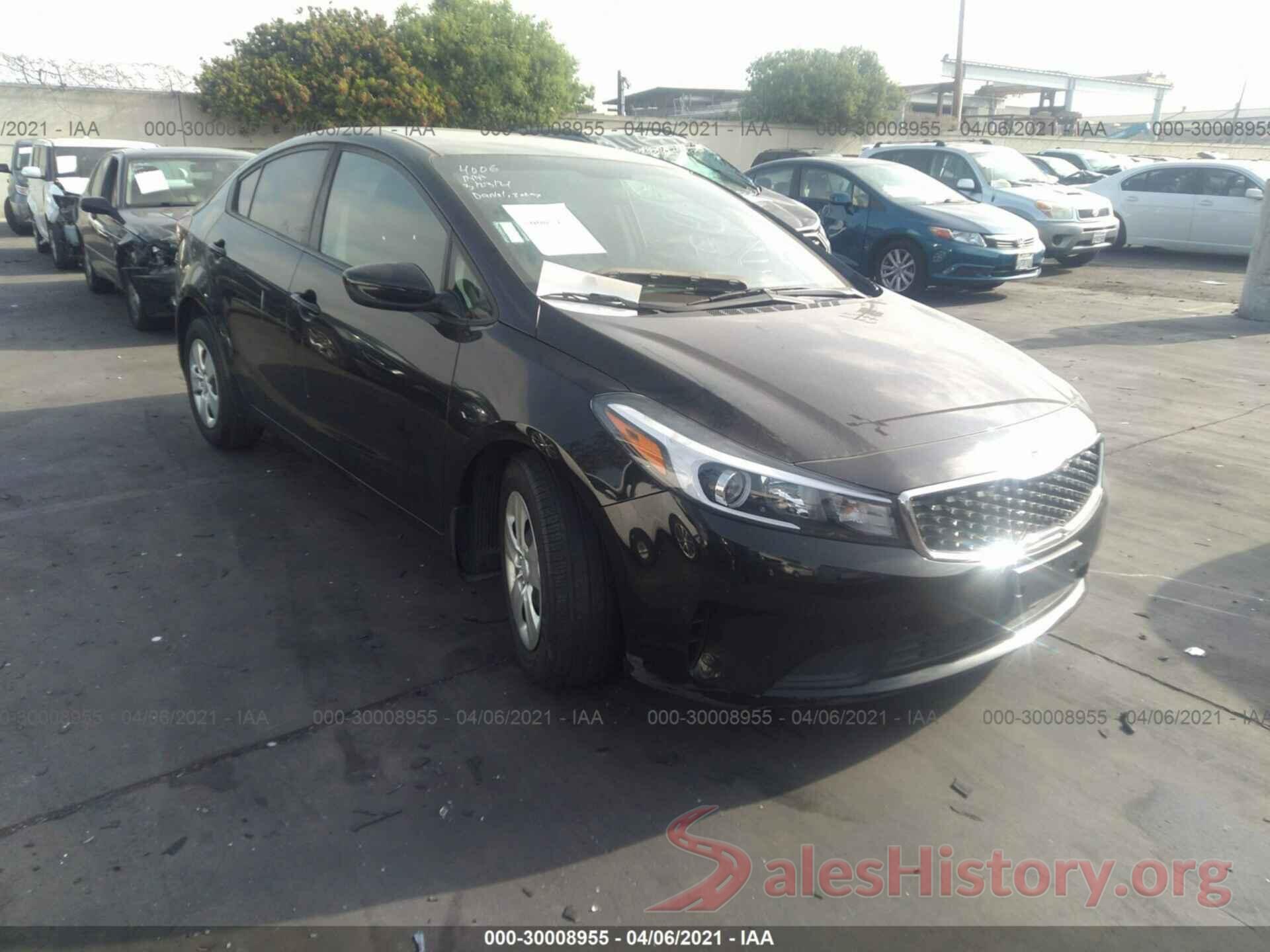 3KPFK4A71JE256955 2018 KIA FORTE