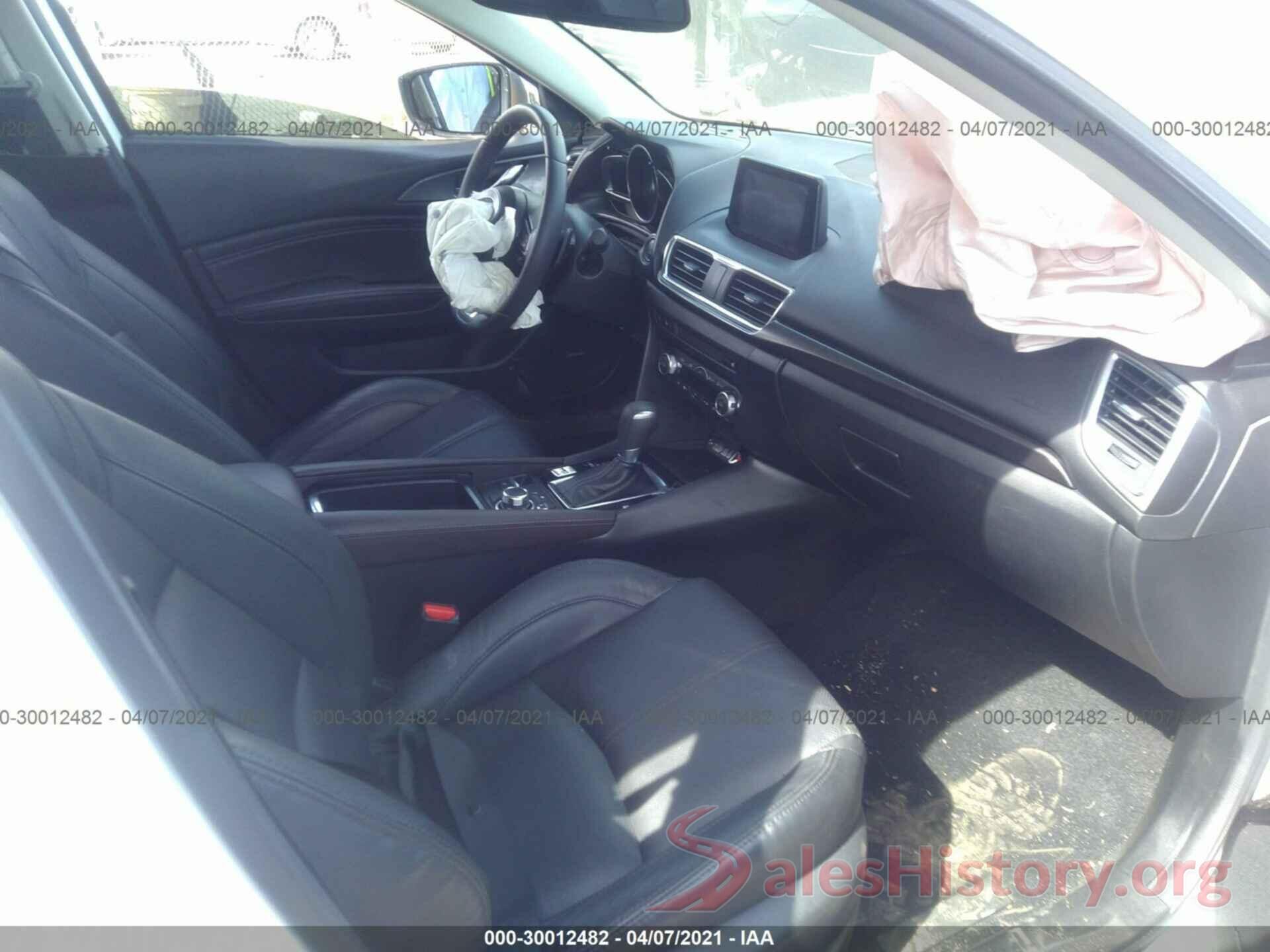 3MZBN1W38JM261499 2018 MAZDA MAZDA3 4-DOOR