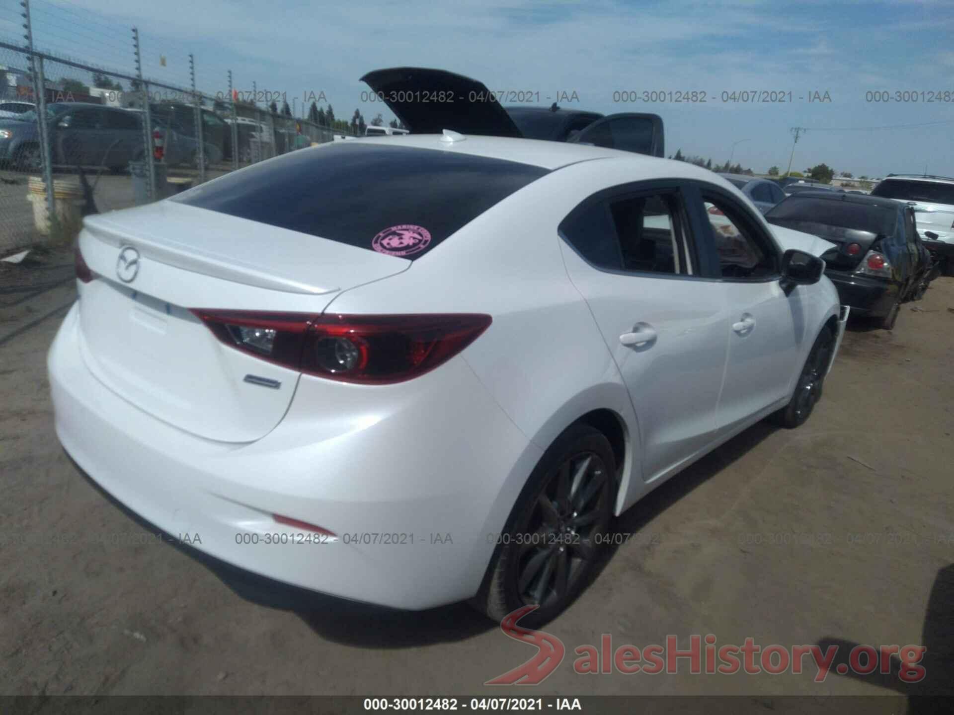 3MZBN1W38JM261499 2018 MAZDA MAZDA3 4-DOOR