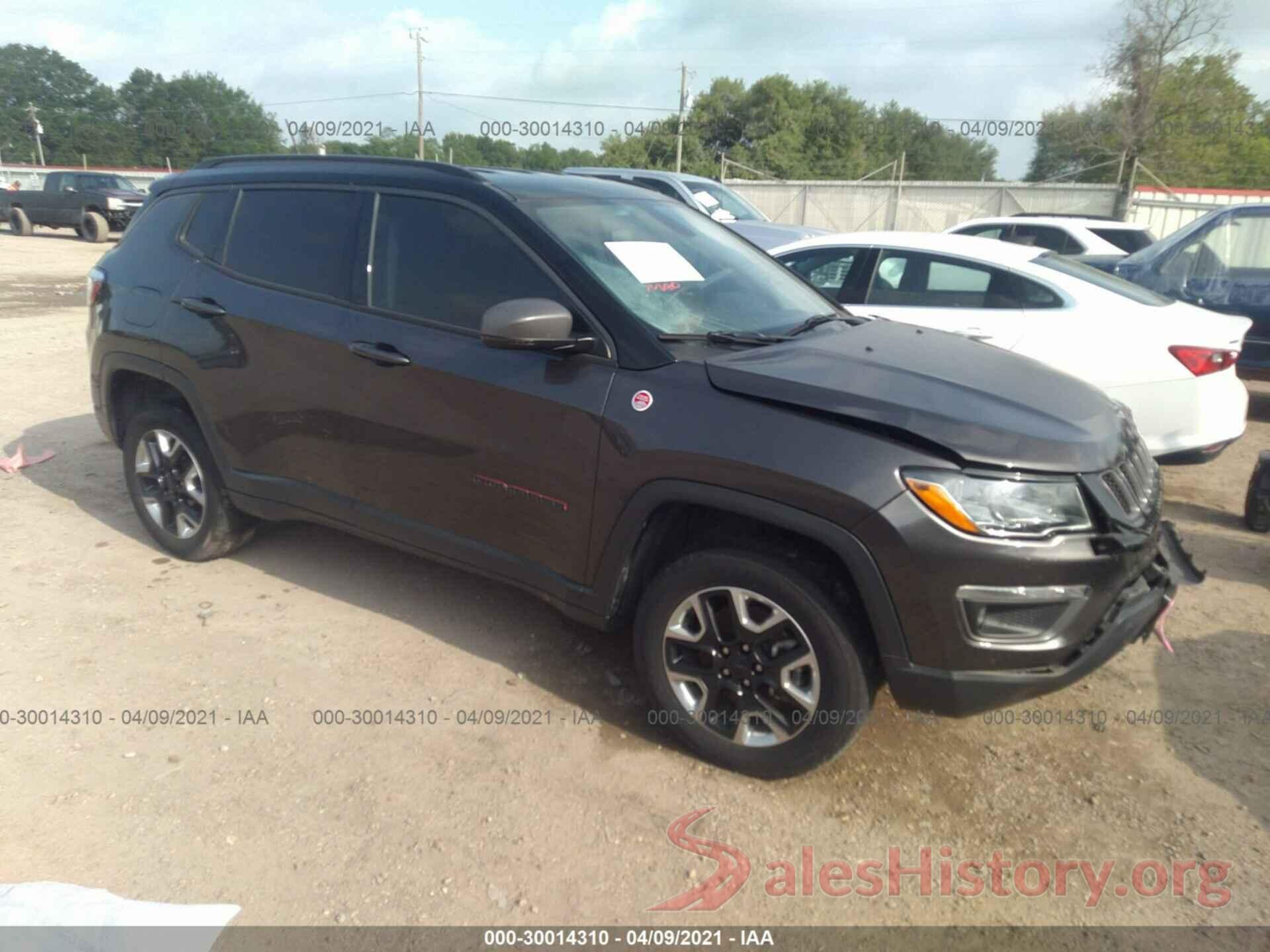 3C4NJDDB9JT451759 2018 JEEP COMPASS