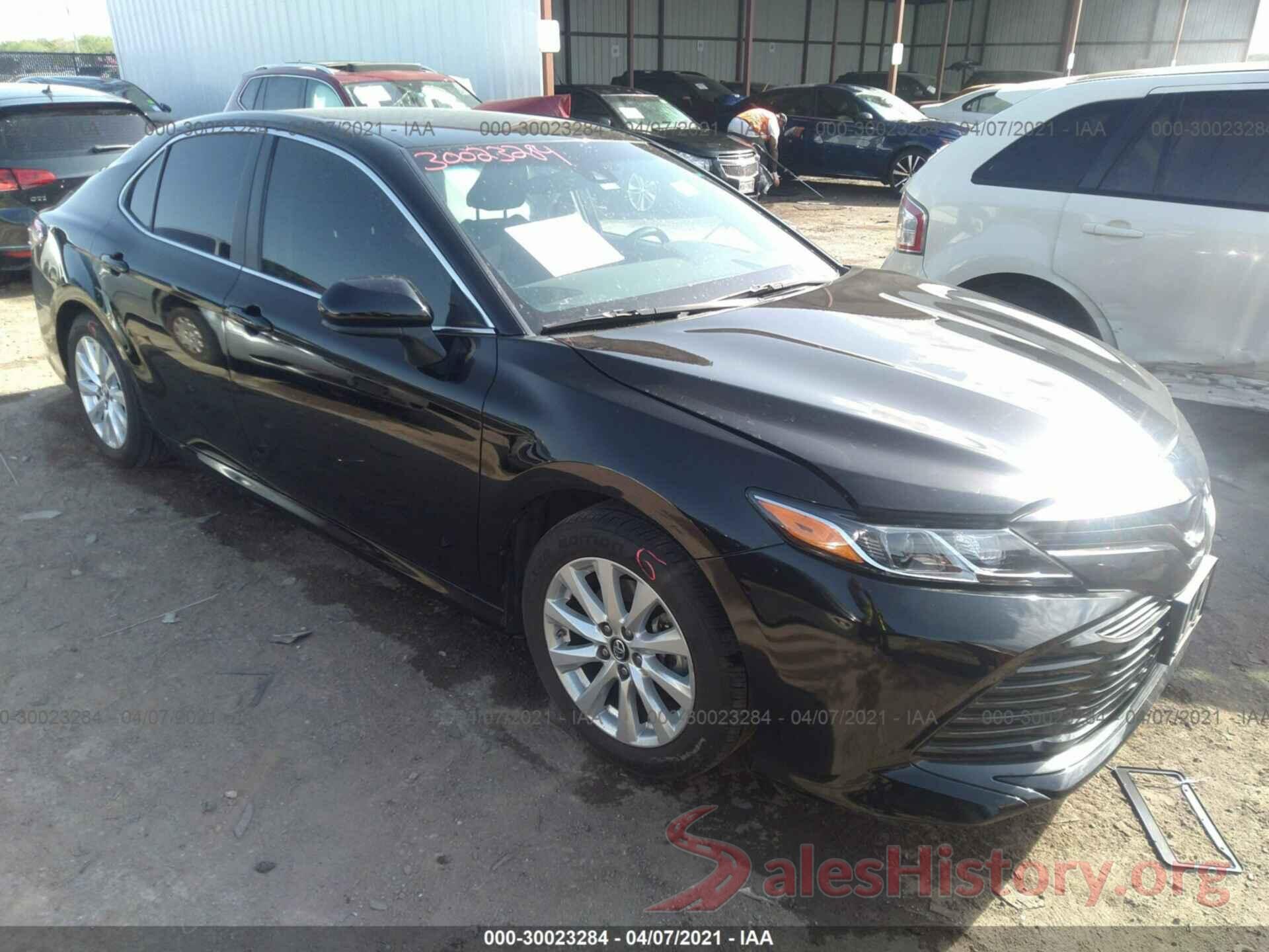 4T1B11HK3JU098058 2018 TOYOTA CAMRY