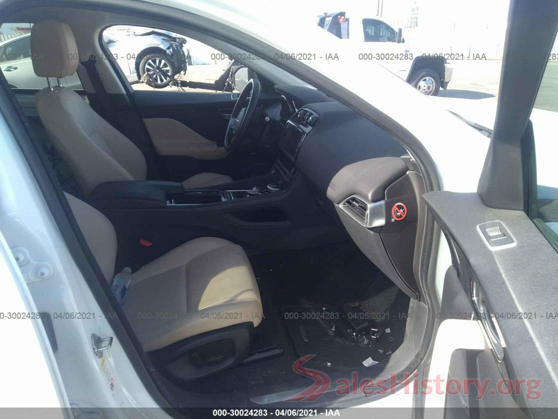 SADCJ2FX8JA351653 2018 JAGUAR F-PACE