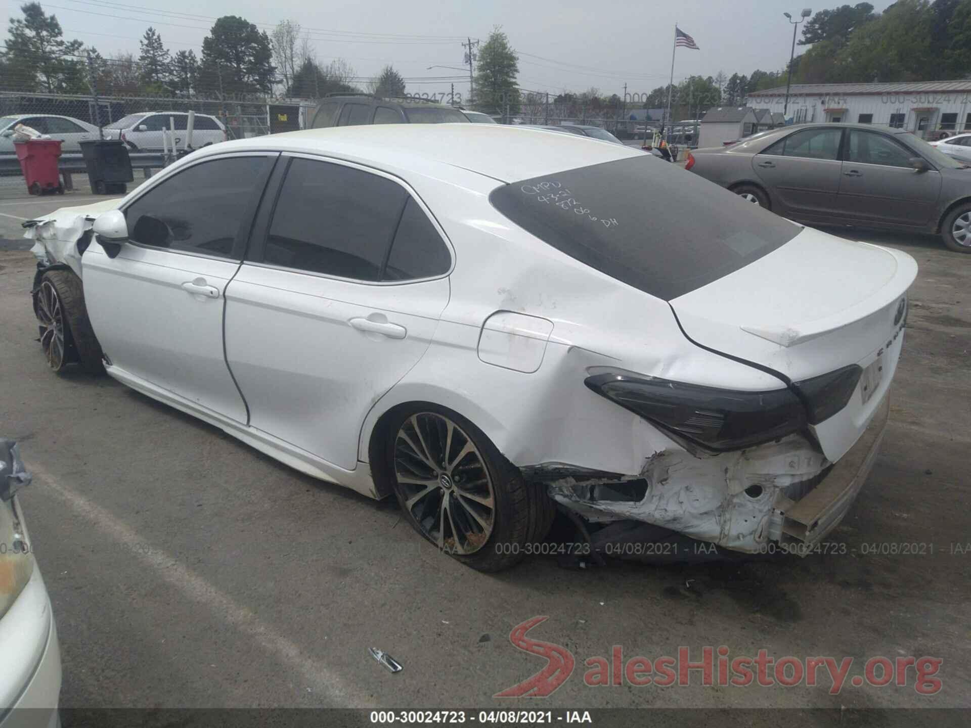 4T1B11HK8JU606718 2018 TOYOTA CAMRY