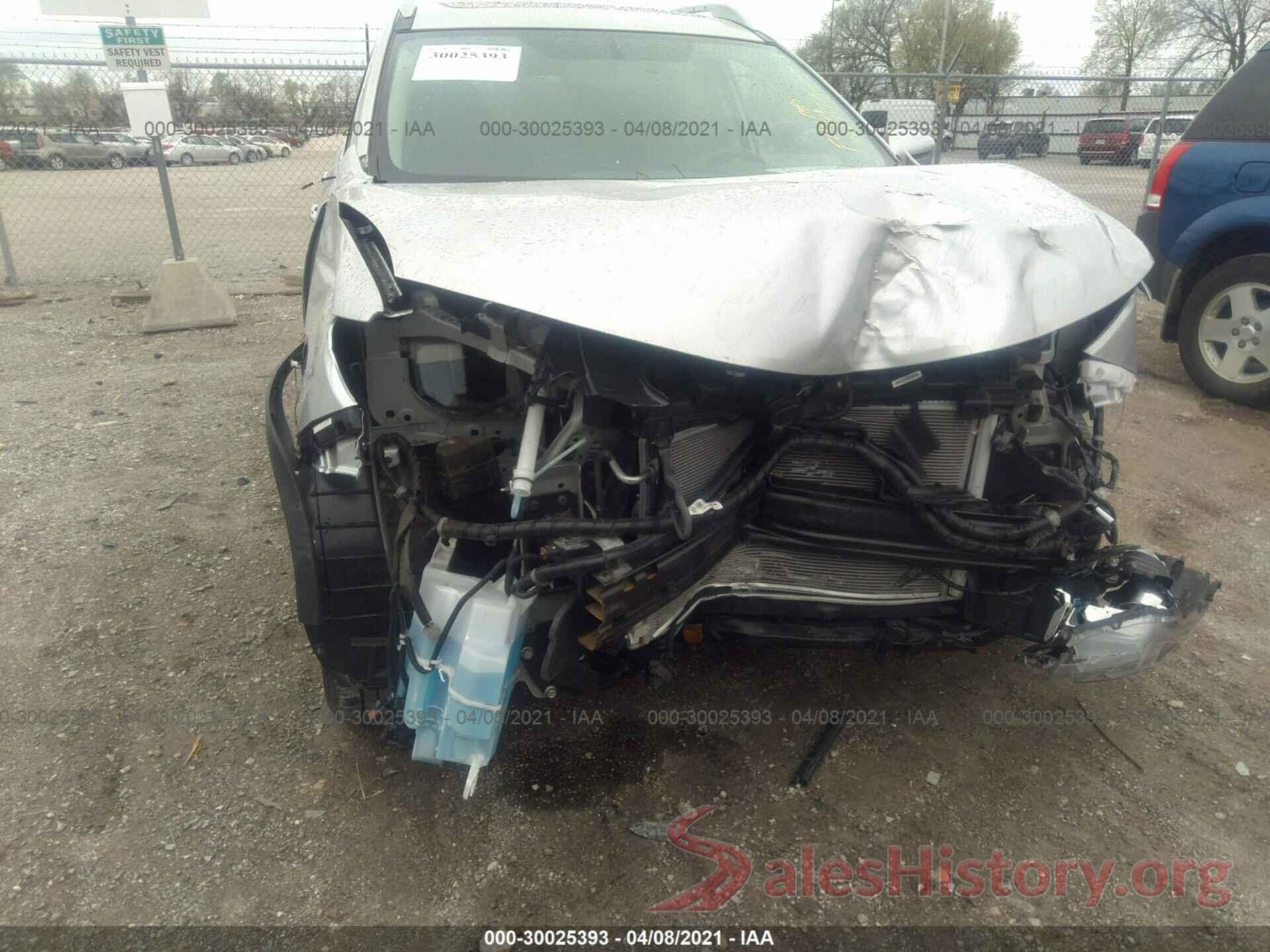 5N1AT2MV2HC813228 2017 NISSAN ROGUE