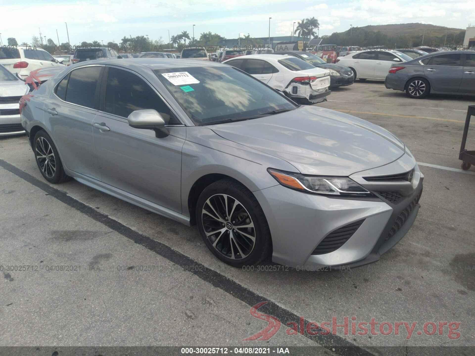 4T1B11HK7JU158746 2018 TOYOTA CAMRY