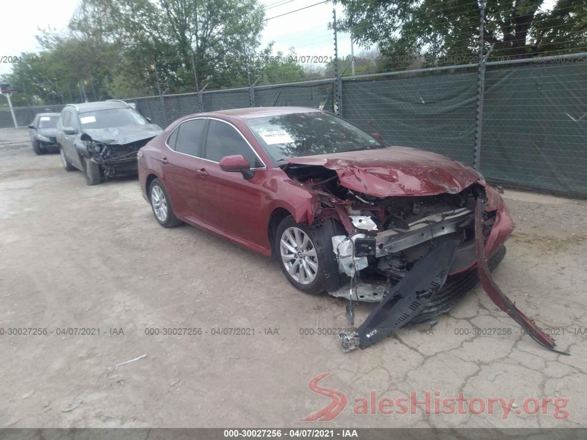 4T1B11HK5JU661157 2018 TOYOTA CAMRY