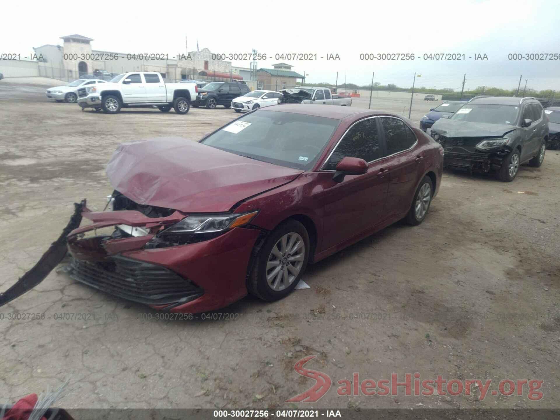 4T1B11HK5JU661157 2018 TOYOTA CAMRY