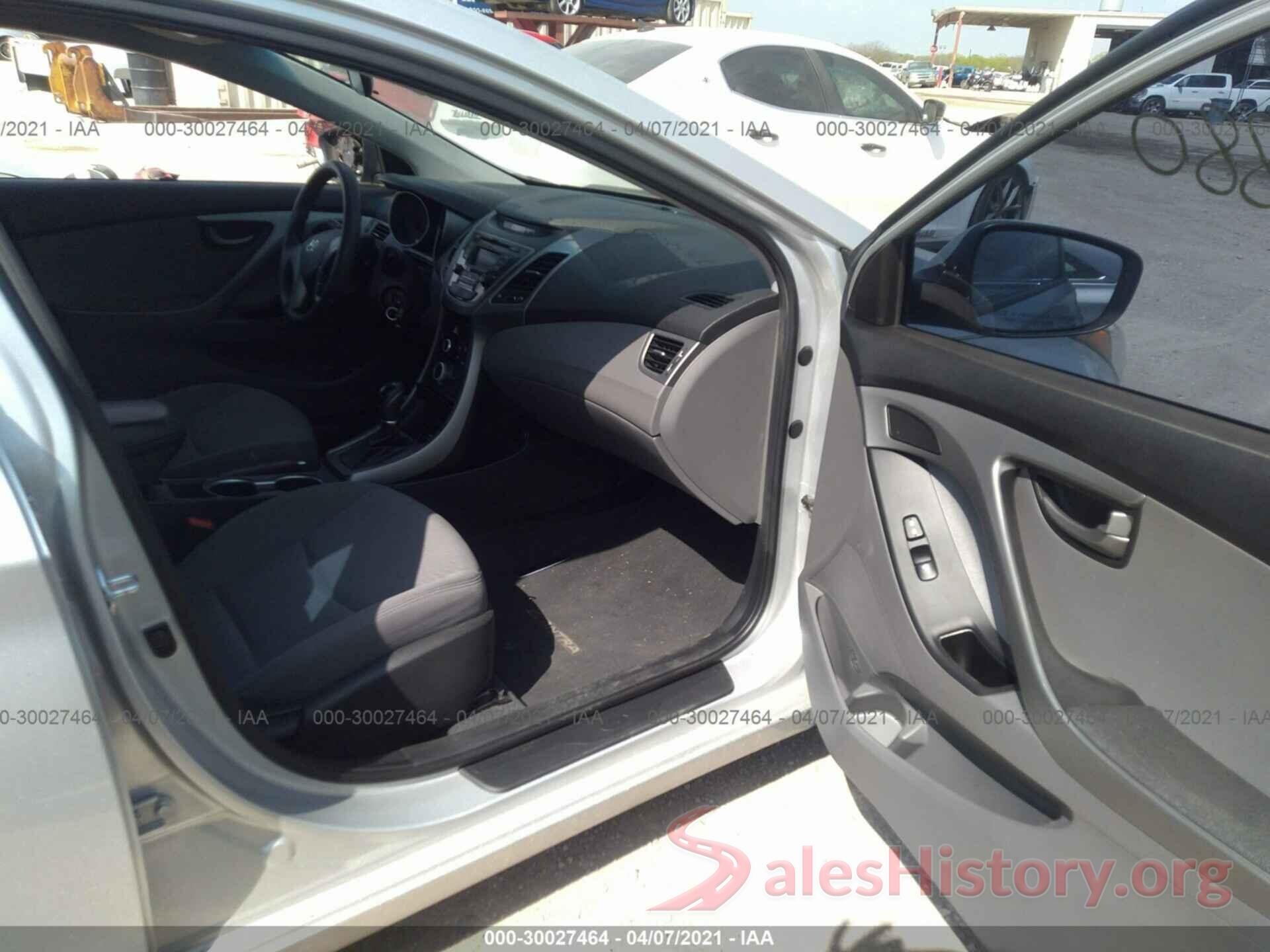 5NPDH4AE3GH733880 2016 HYUNDAI ELANTRA