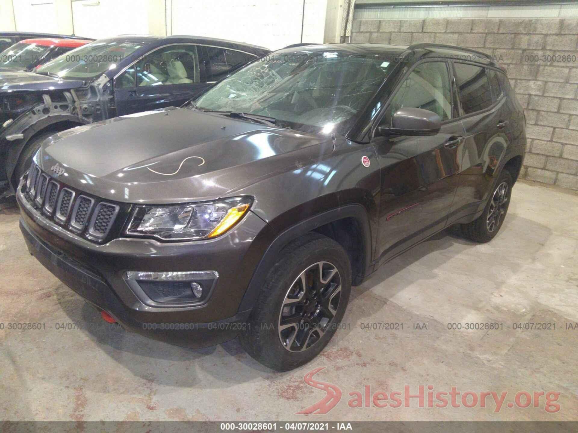 3C4NJDDB0KT650393 2019 JEEP COMPASS