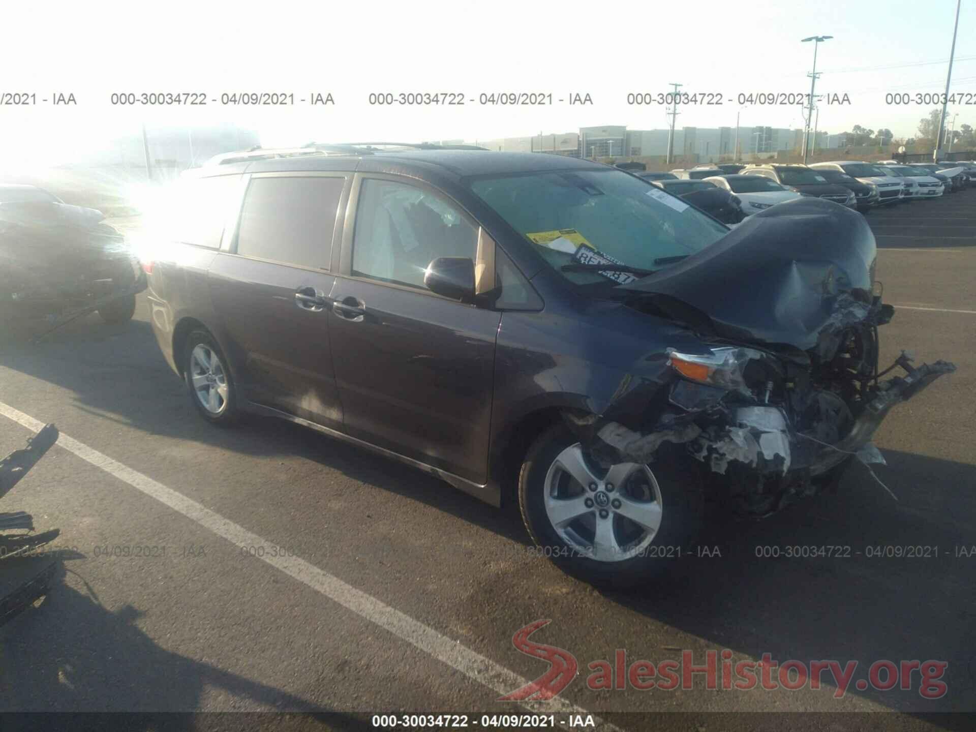 5TDKZ3DC2JS921106 2018 TOYOTA SIENNA