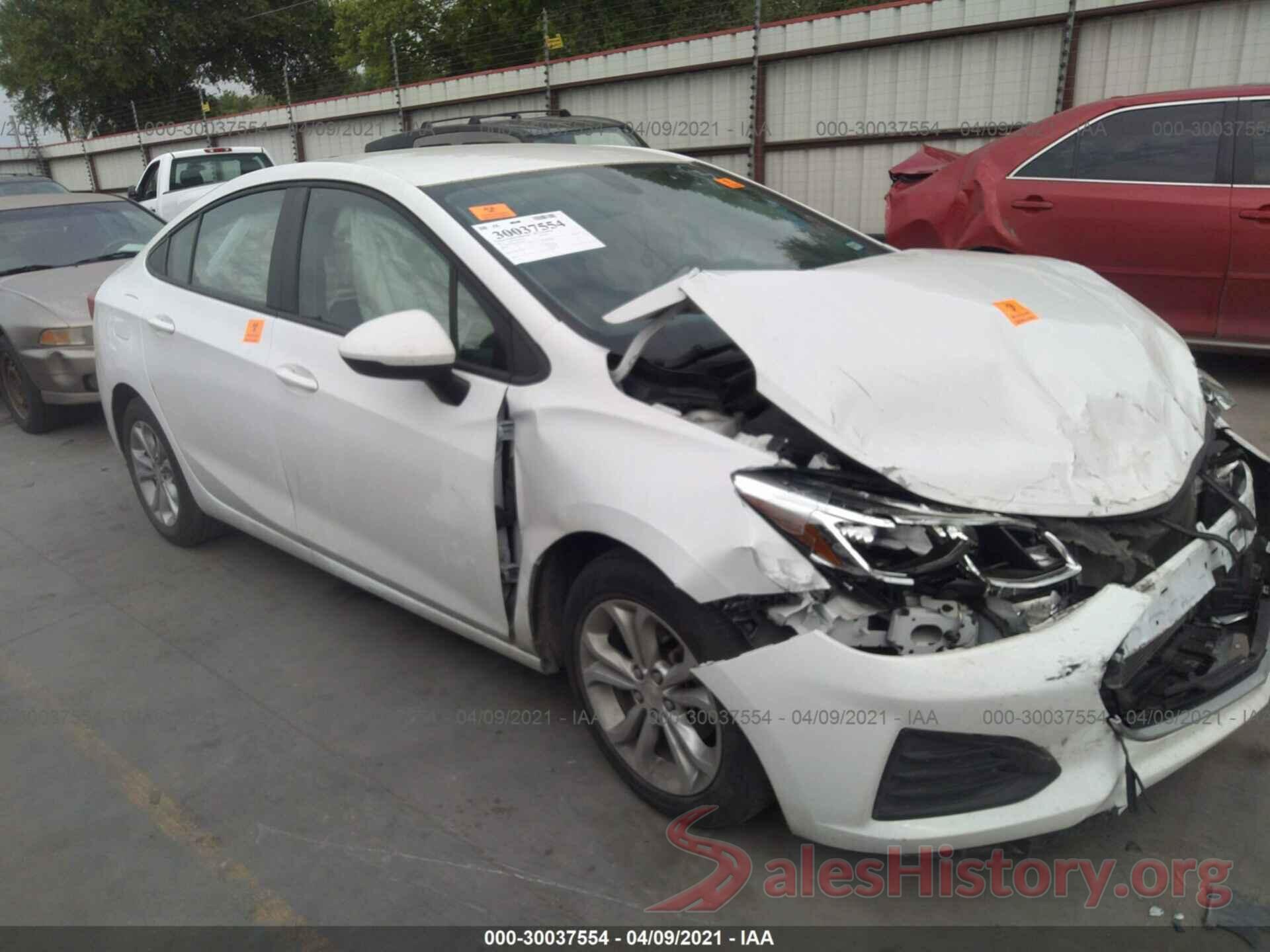 1G1BC5SM0K7153512 2019 CHEVROLET CRUZE