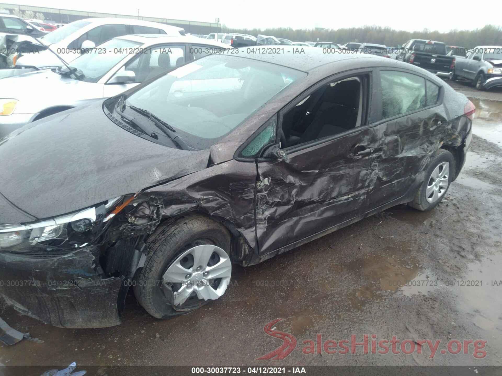 3KPFL4A71HE087401 2017 KIA FORTE