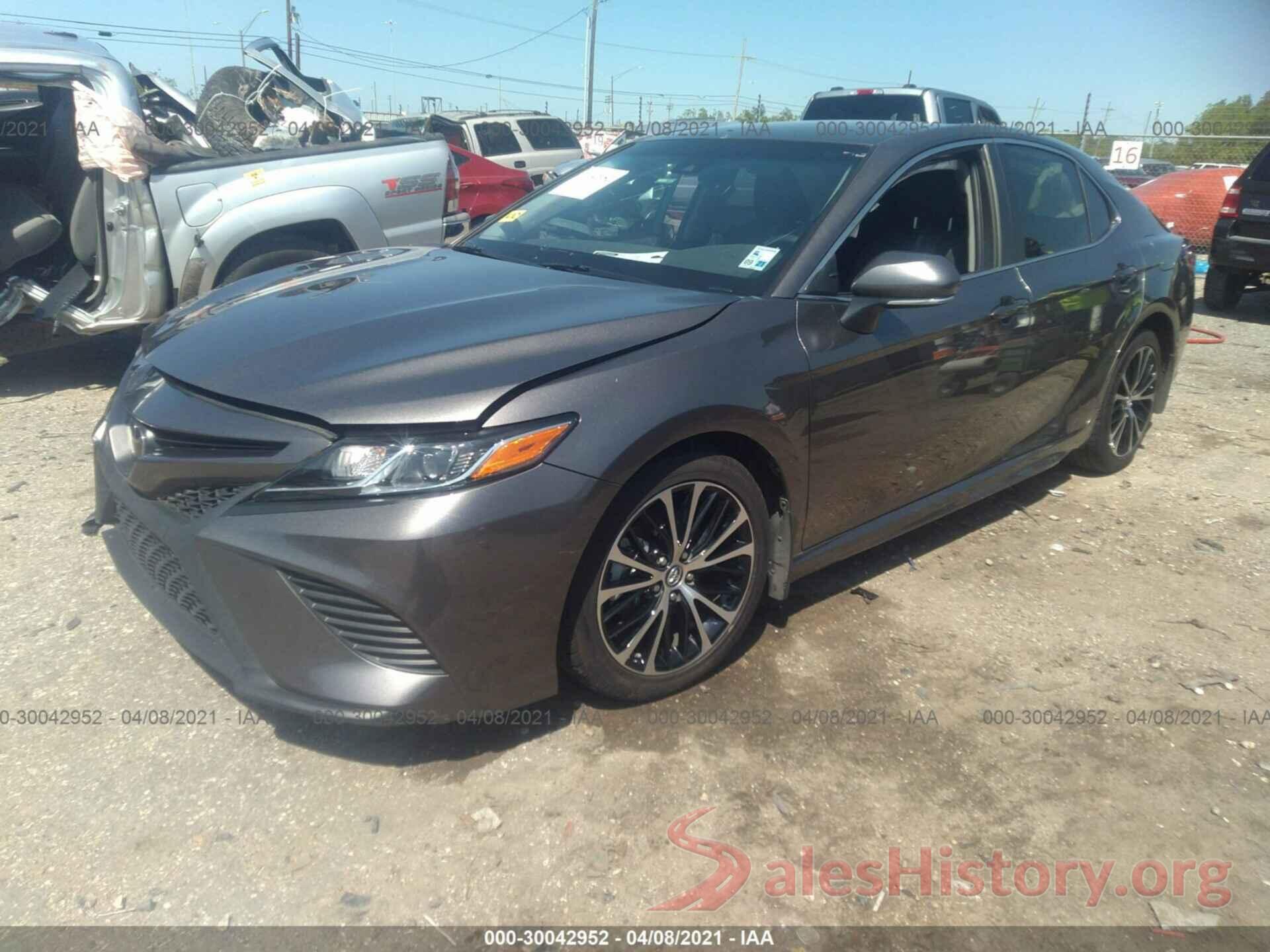 4T1B11HKXJU142363 2018 TOYOTA CAMRY