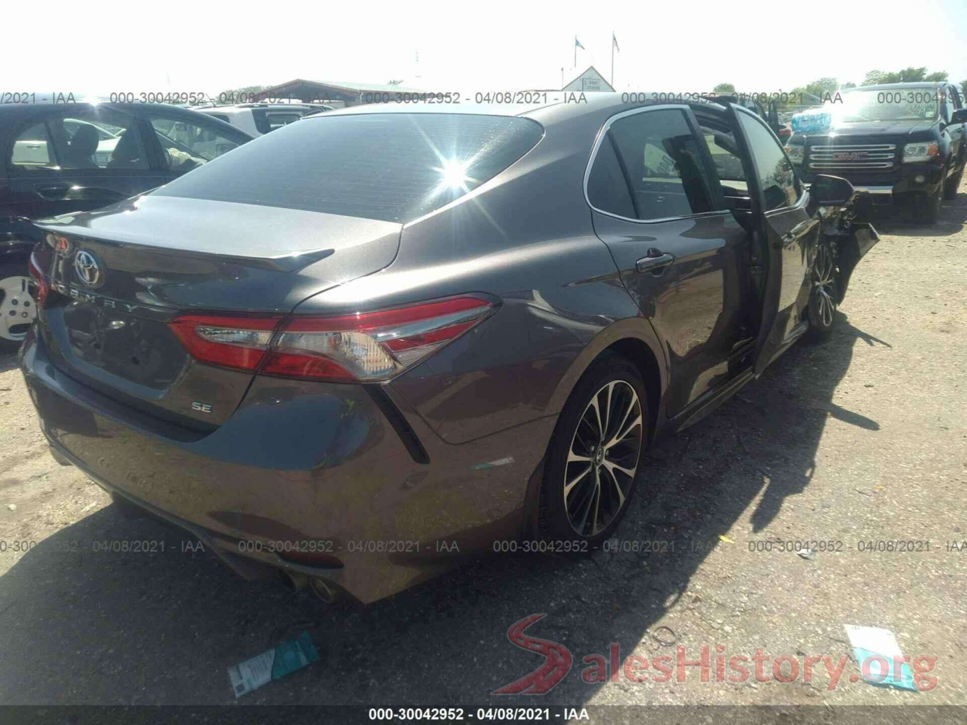 4T1B11HKXJU142363 2018 TOYOTA CAMRY