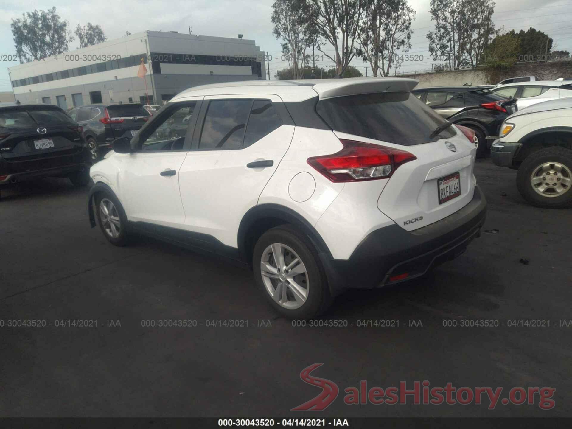 3N1CP5CUXJL526129 2018 NISSAN KICKS