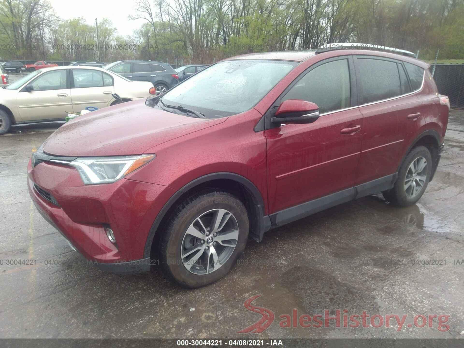 JTMRFREV6JD235611 2018 TOYOTA RAV4