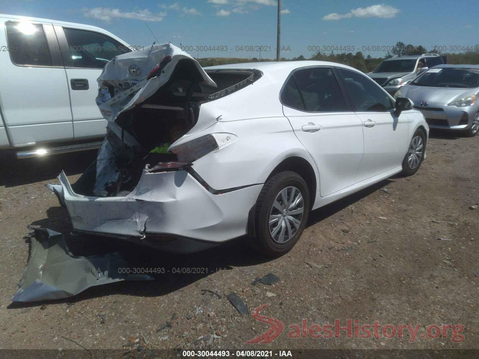 4T1B11HK0JU076955 2018 TOYOTA CAMRY