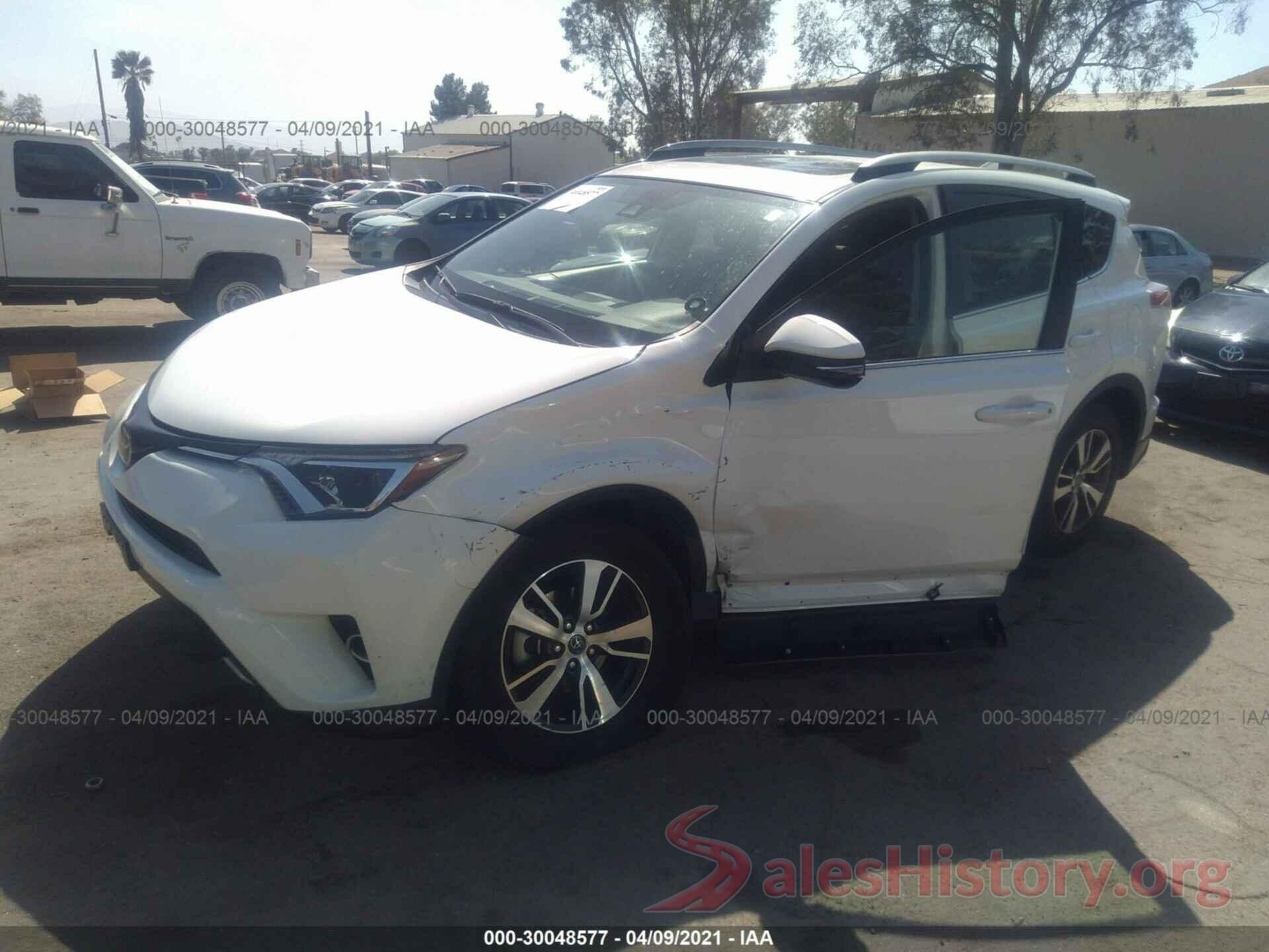 JTMWFREV6HJ119212 2017 TOYOTA RAV4