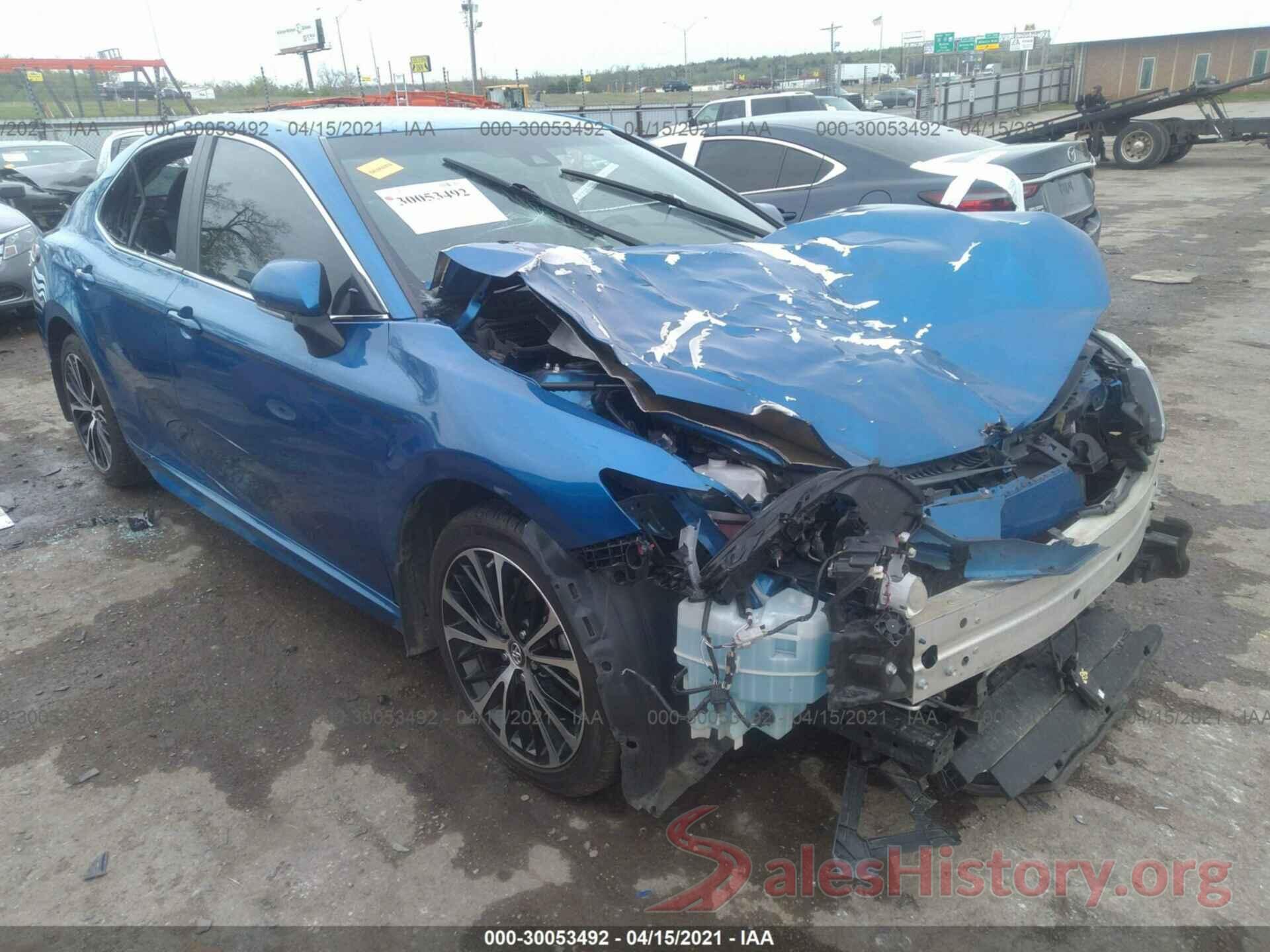 4T1B11HK0JU145885 2018 TOYOTA CAMRY