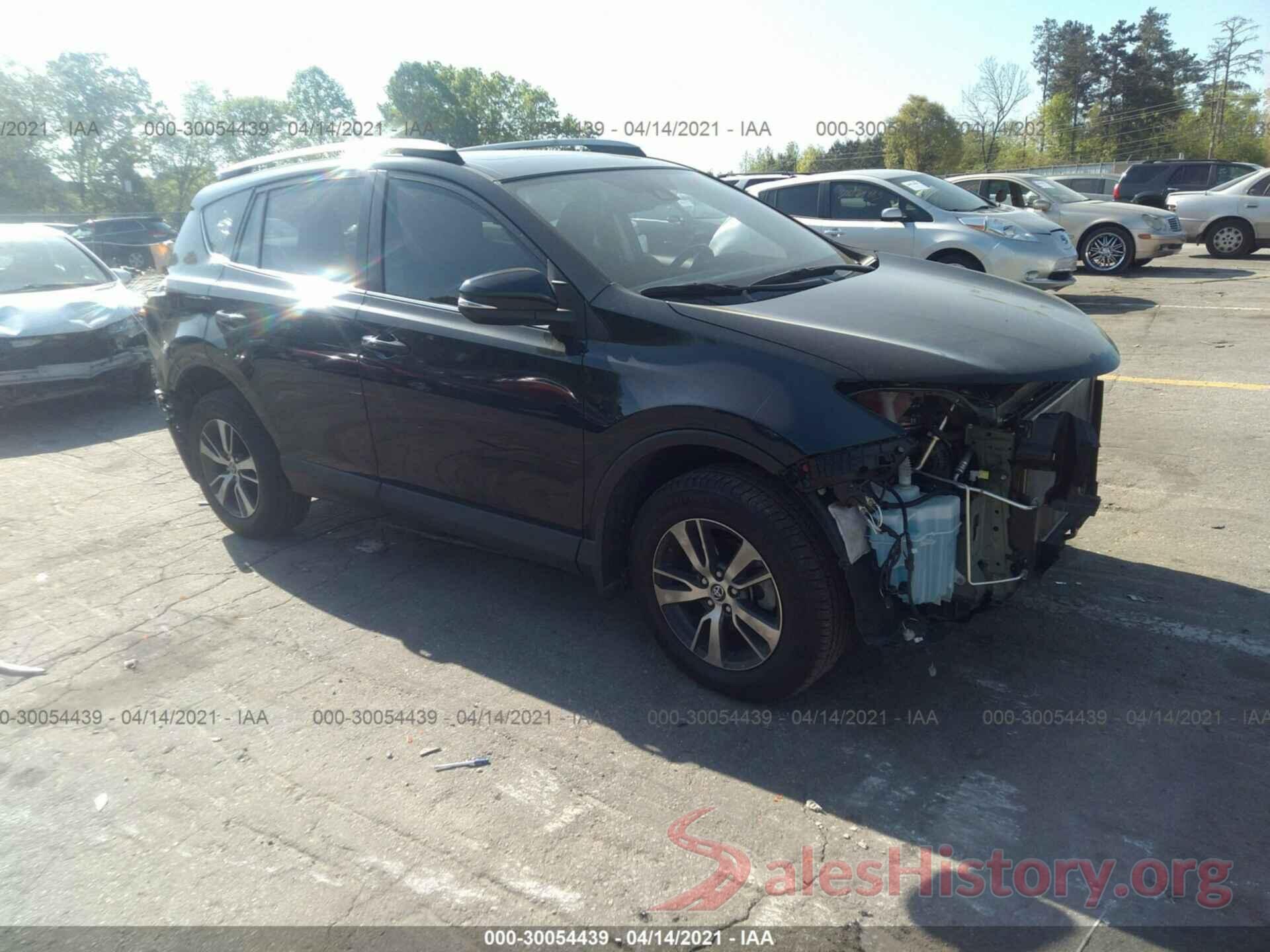 2T3RFREVXJW801157 2018 TOYOTA RAV4