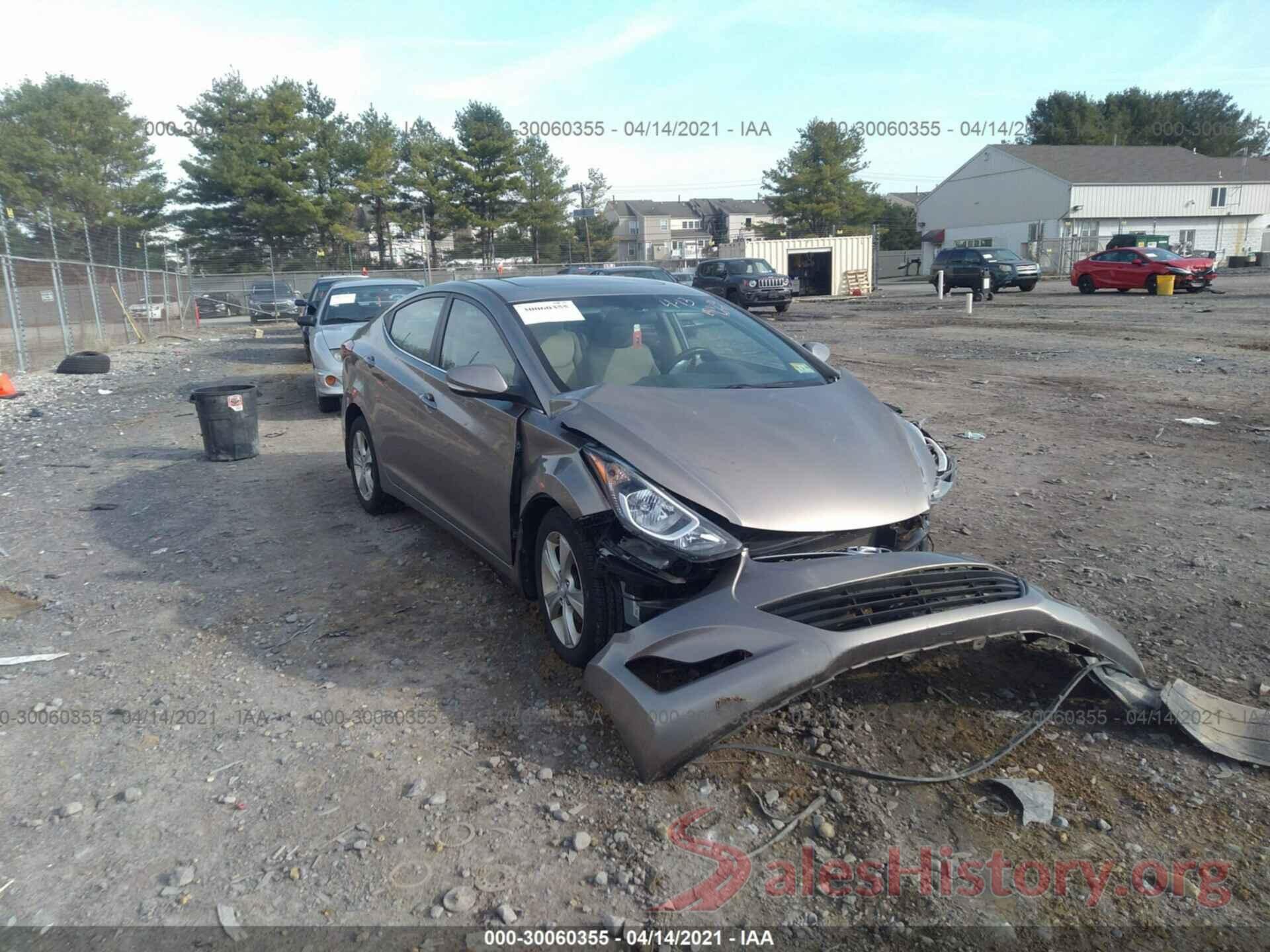 5NPDH4AE0GH797083 2016 HYUNDAI ELANTRA