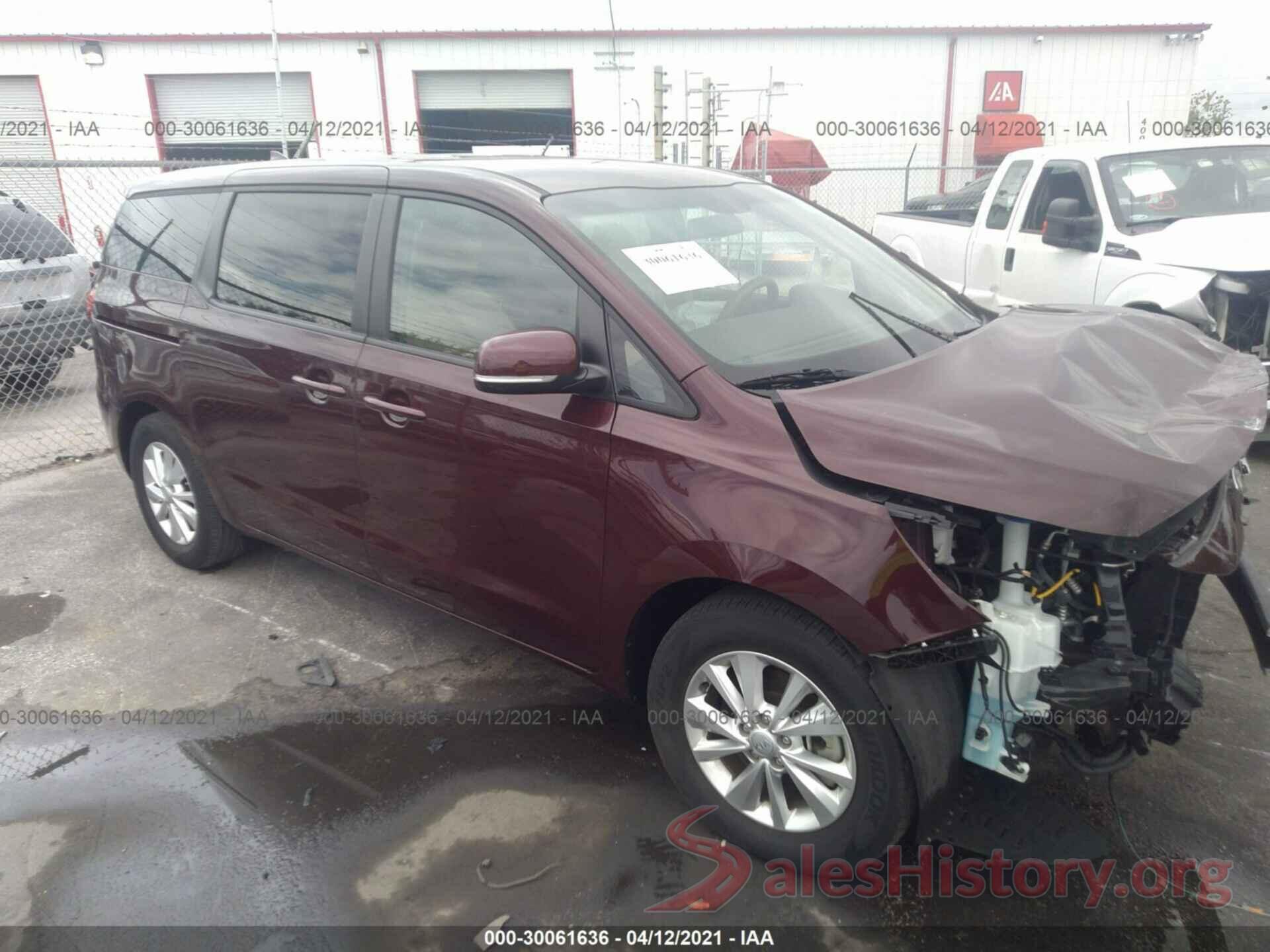 KNDMB5C11J6395785 2018 KIA SEDONA