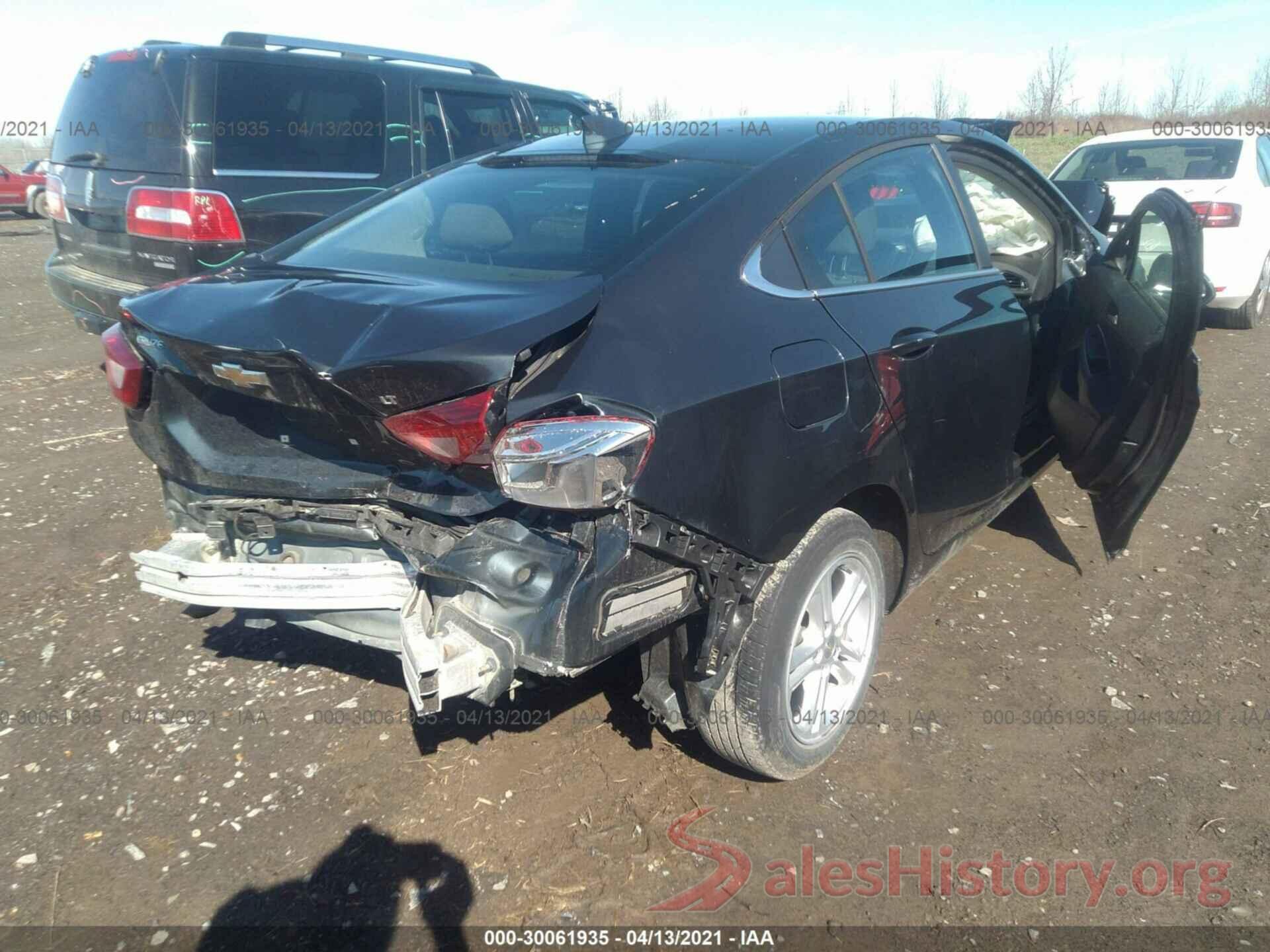 1G1BE5SM4J7157037 2018 CHEVROLET CRUZE