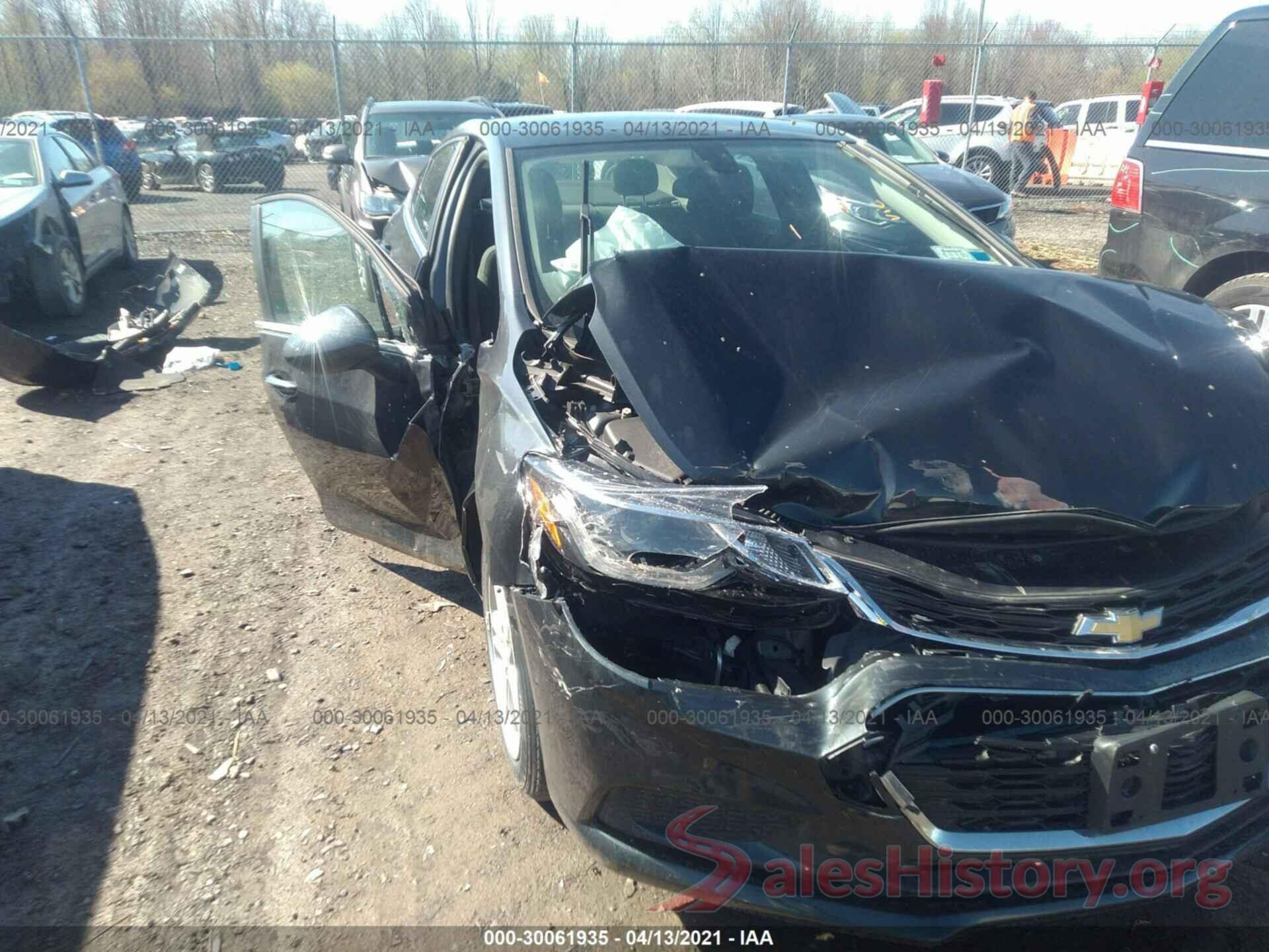 1G1BE5SM4J7157037 2018 CHEVROLET CRUZE