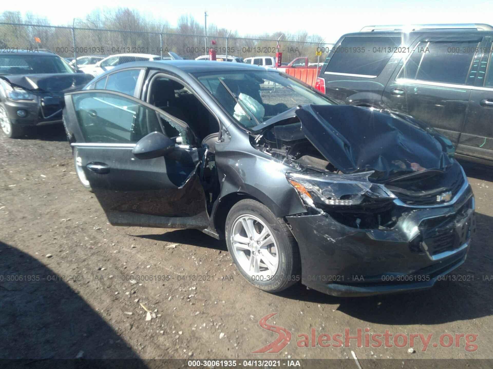 1G1BE5SM4J7157037 2018 CHEVROLET CRUZE