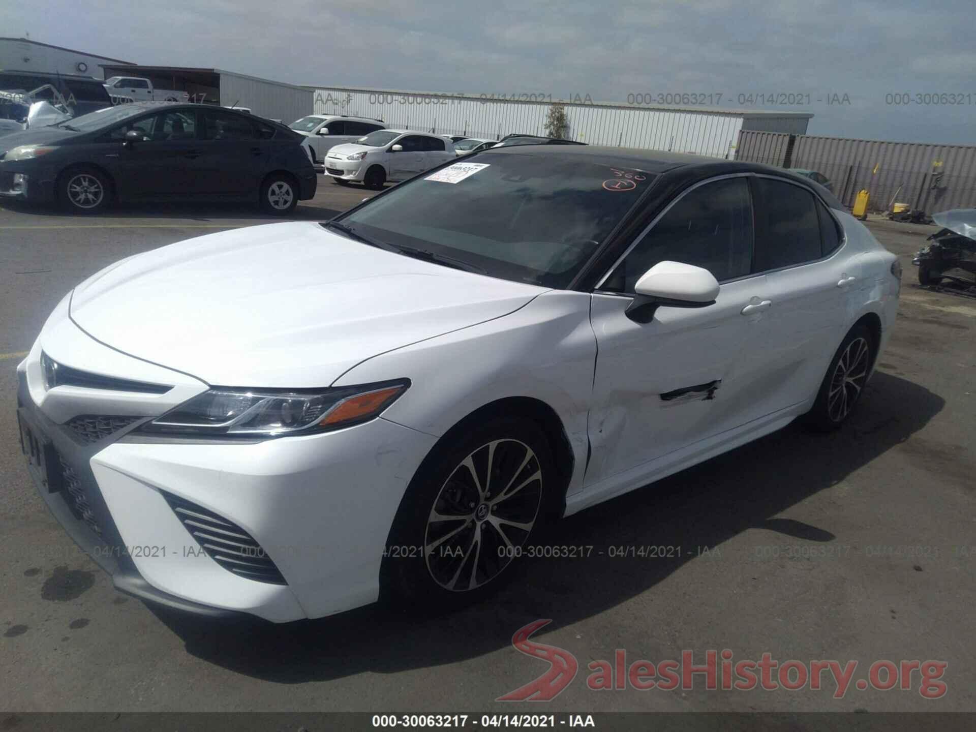 4T1B11HK8JU629464 2018 TOYOTA CAMRY