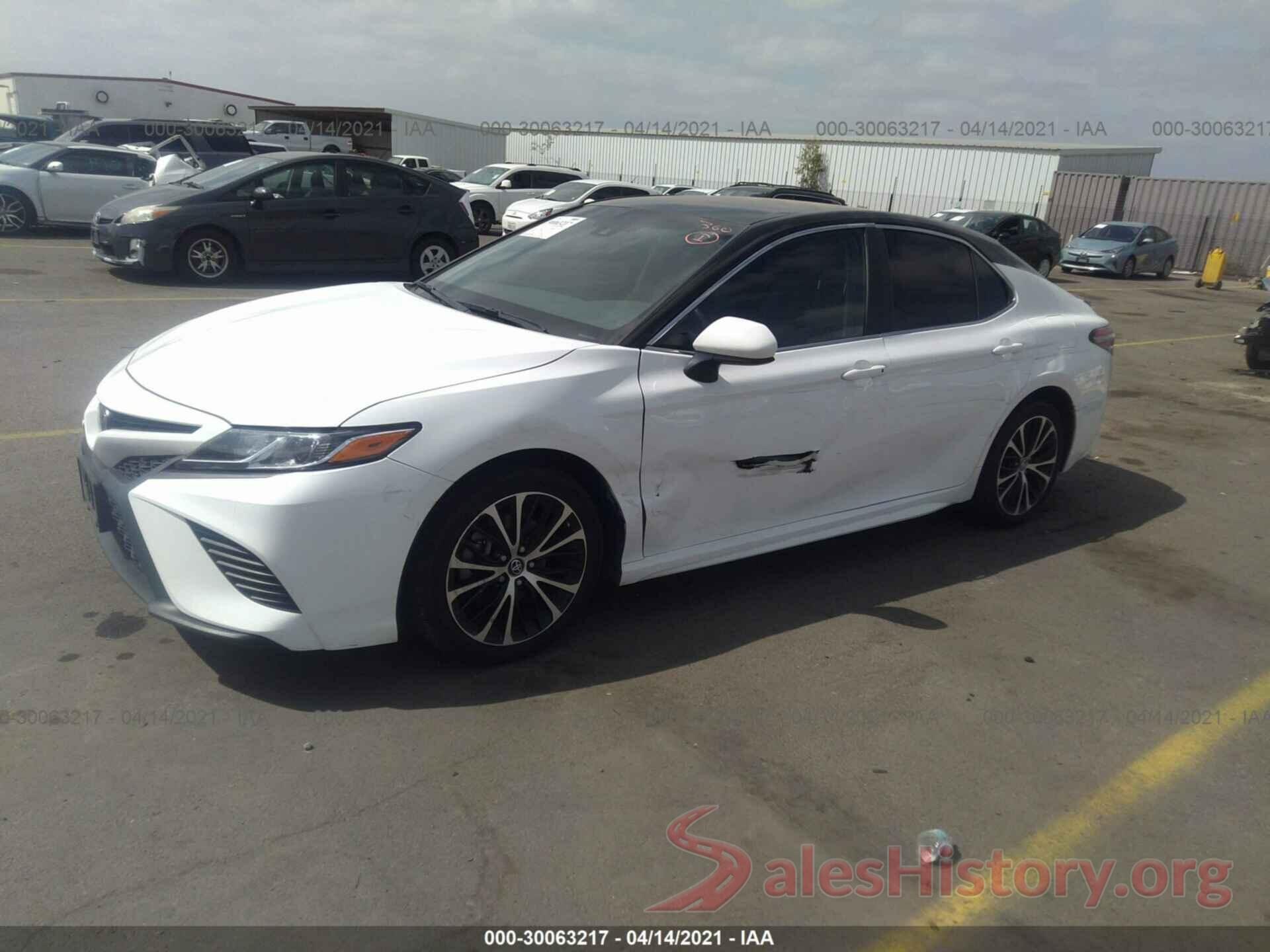 4T1B11HK8JU629464 2018 TOYOTA CAMRY