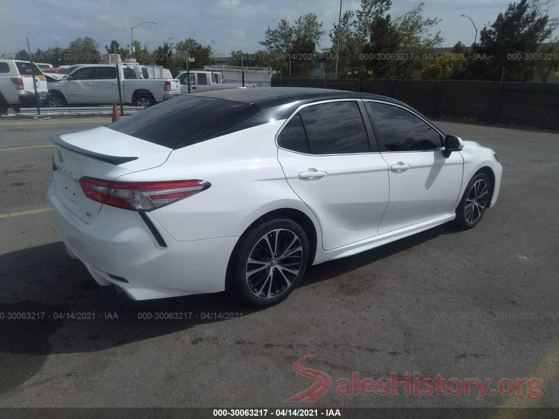 4T1B11HK8JU629464 2018 TOYOTA CAMRY