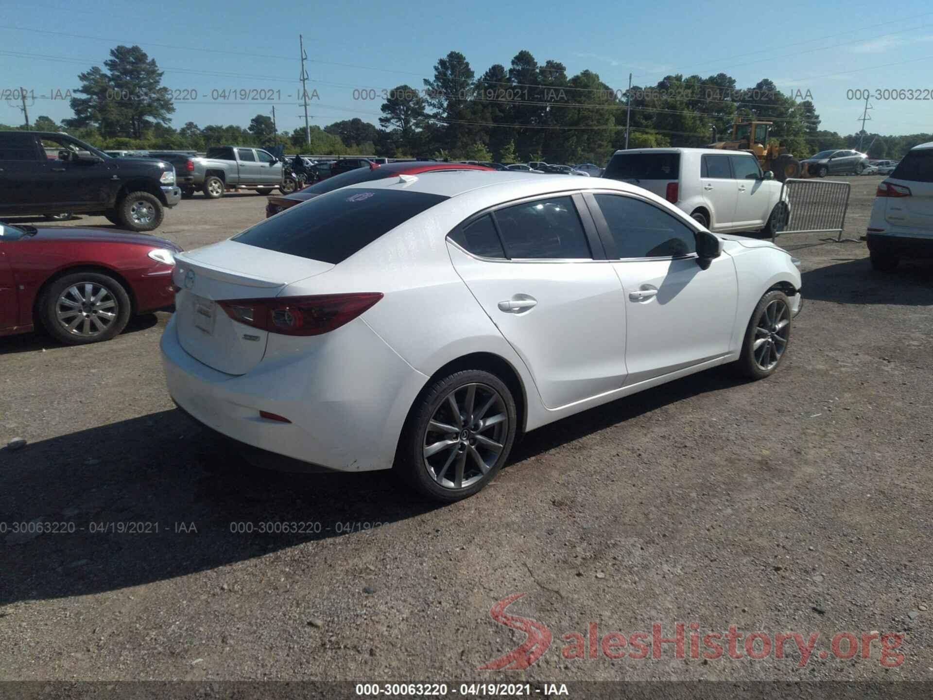 3MZBN1W37JM165265 2018 MAZDA MAZDA3 4-DOOR