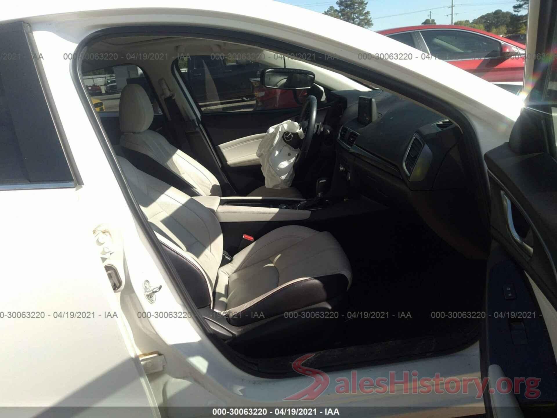 3MZBN1W37JM165265 2018 MAZDA MAZDA3 4-DOOR