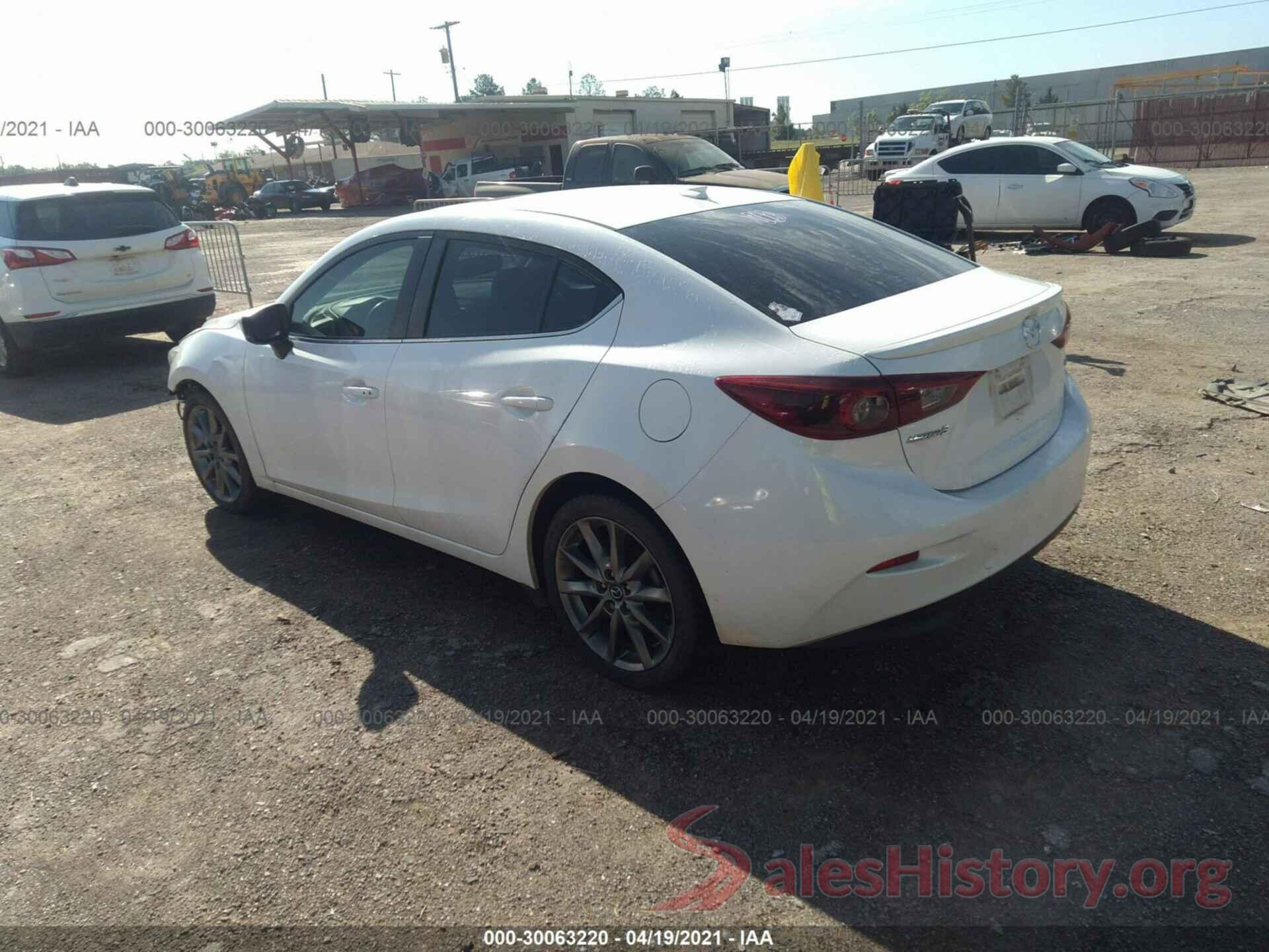 3MZBN1W37JM165265 2018 MAZDA MAZDA3 4-DOOR