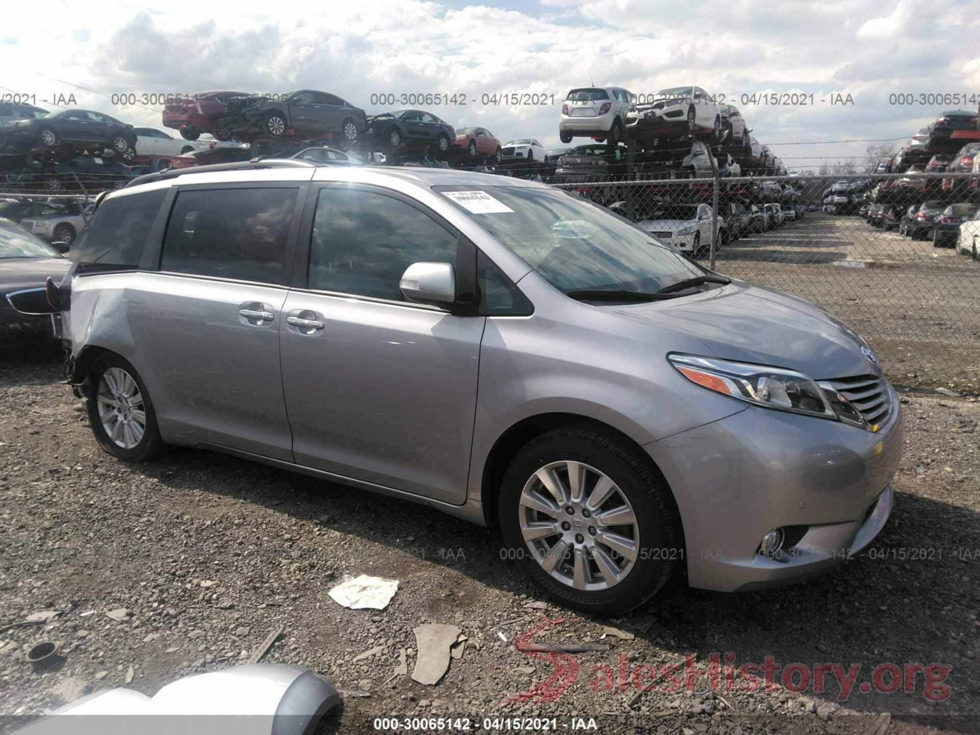 5TDDZ3DCXHS157671 2017 TOYOTA SIENNA