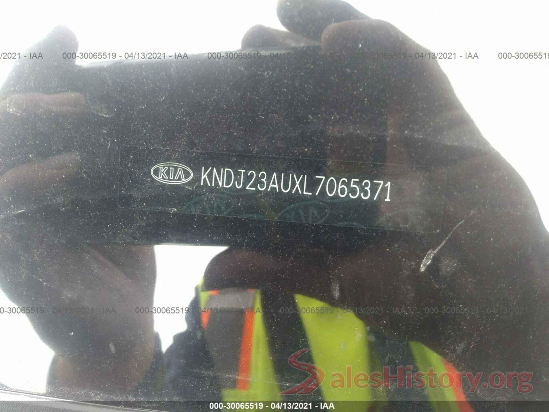 KNDJ23AUXL7065371 2020 KIA SOUL