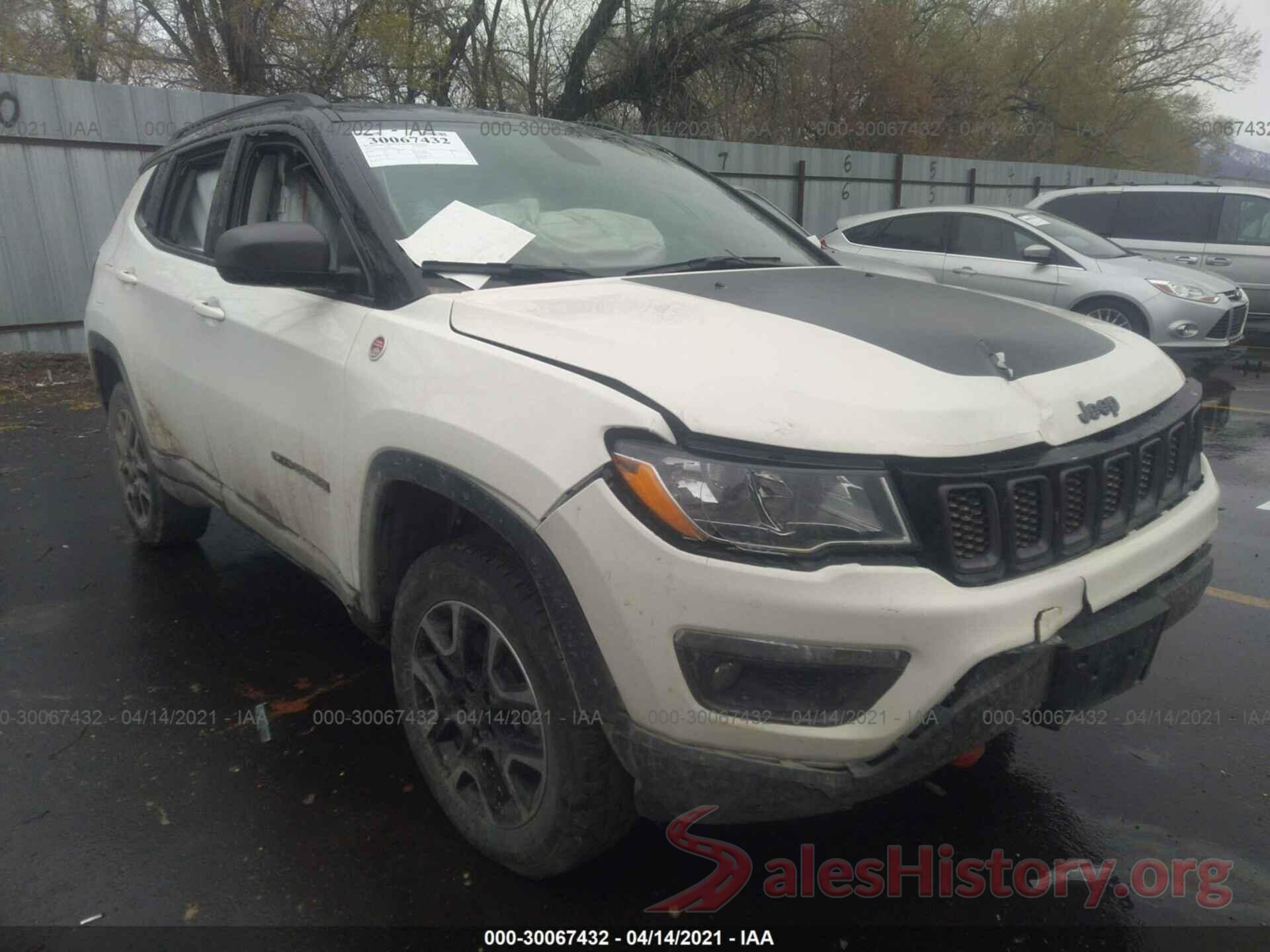 3C4NJDDB2KT653893 2019 JEEP COMPASS