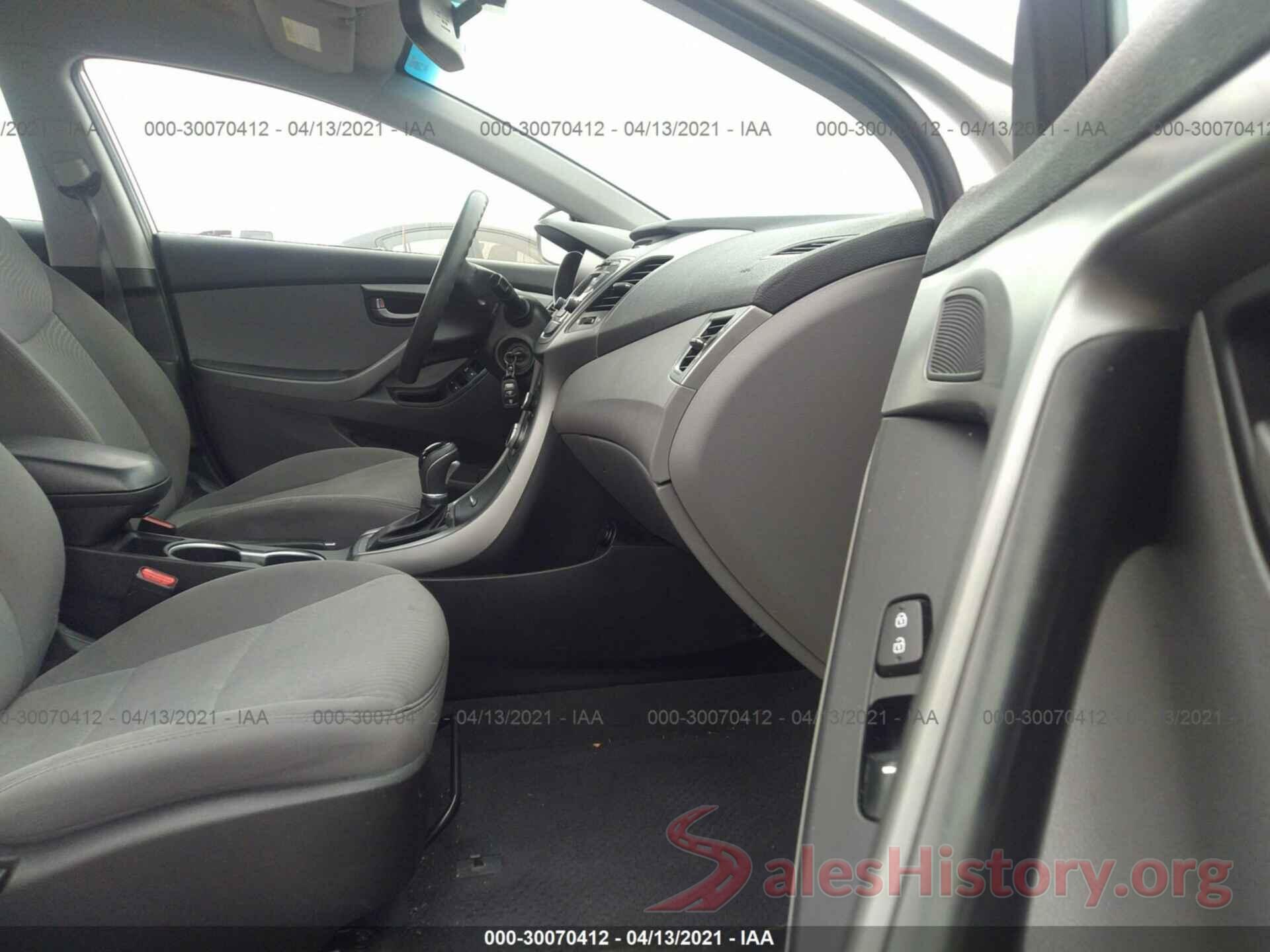 5NPDH4AE2GH672005 2016 HYUNDAI ELANTRA