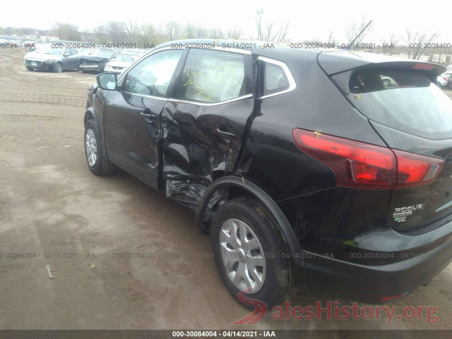 JN1BJ1CR2JW266188 2018 NISSAN ROGUE SPORT