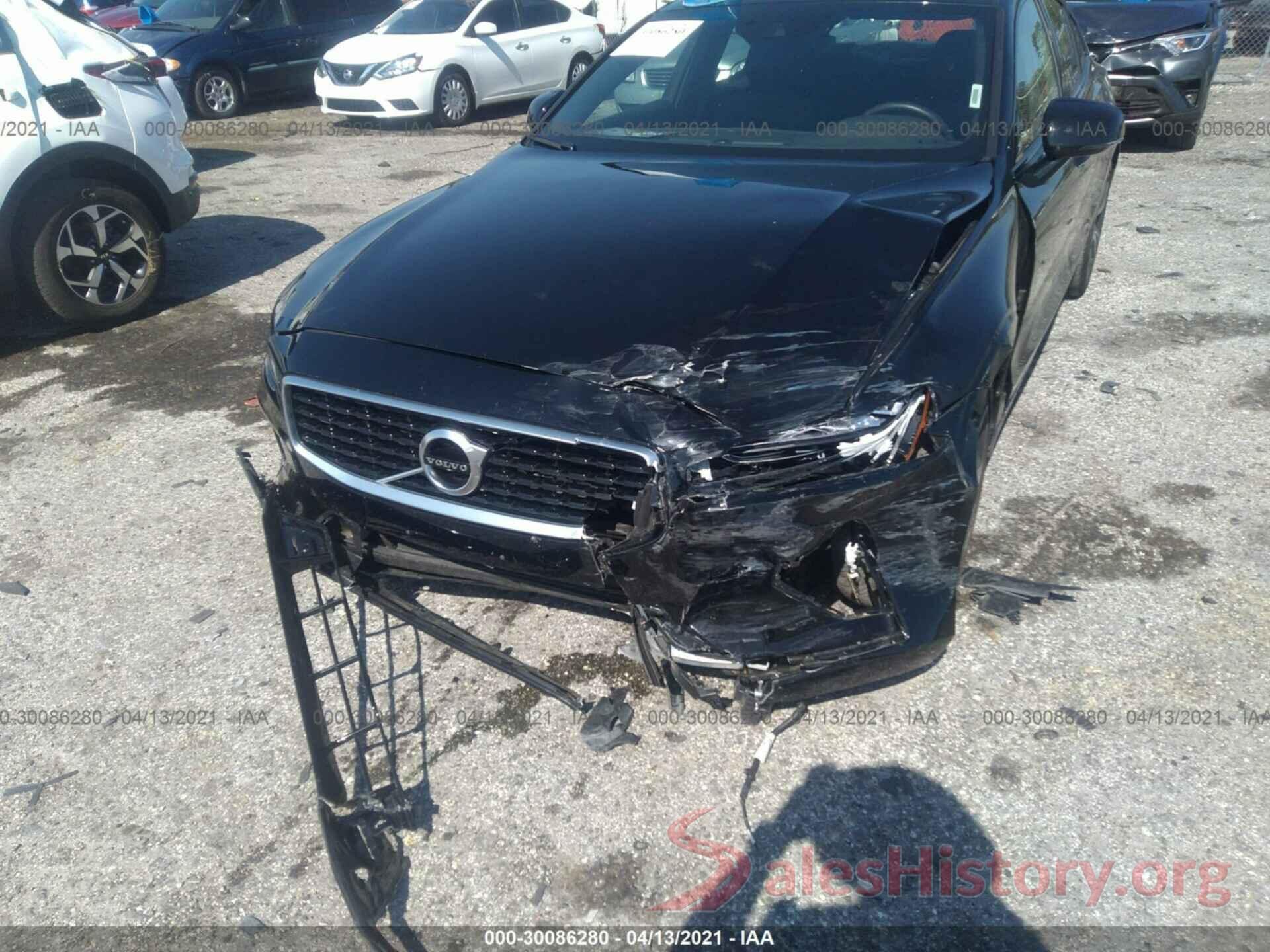 7JRA22TM5KG013590 2019 VOLVO S60