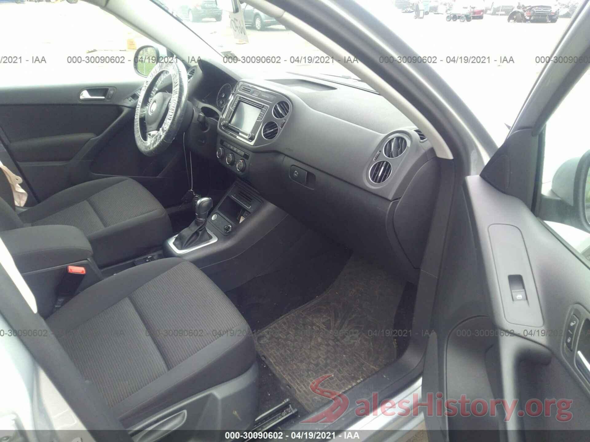 WVGAV7AX4HK049479 2017 VOLKSWAGEN TIGUAN