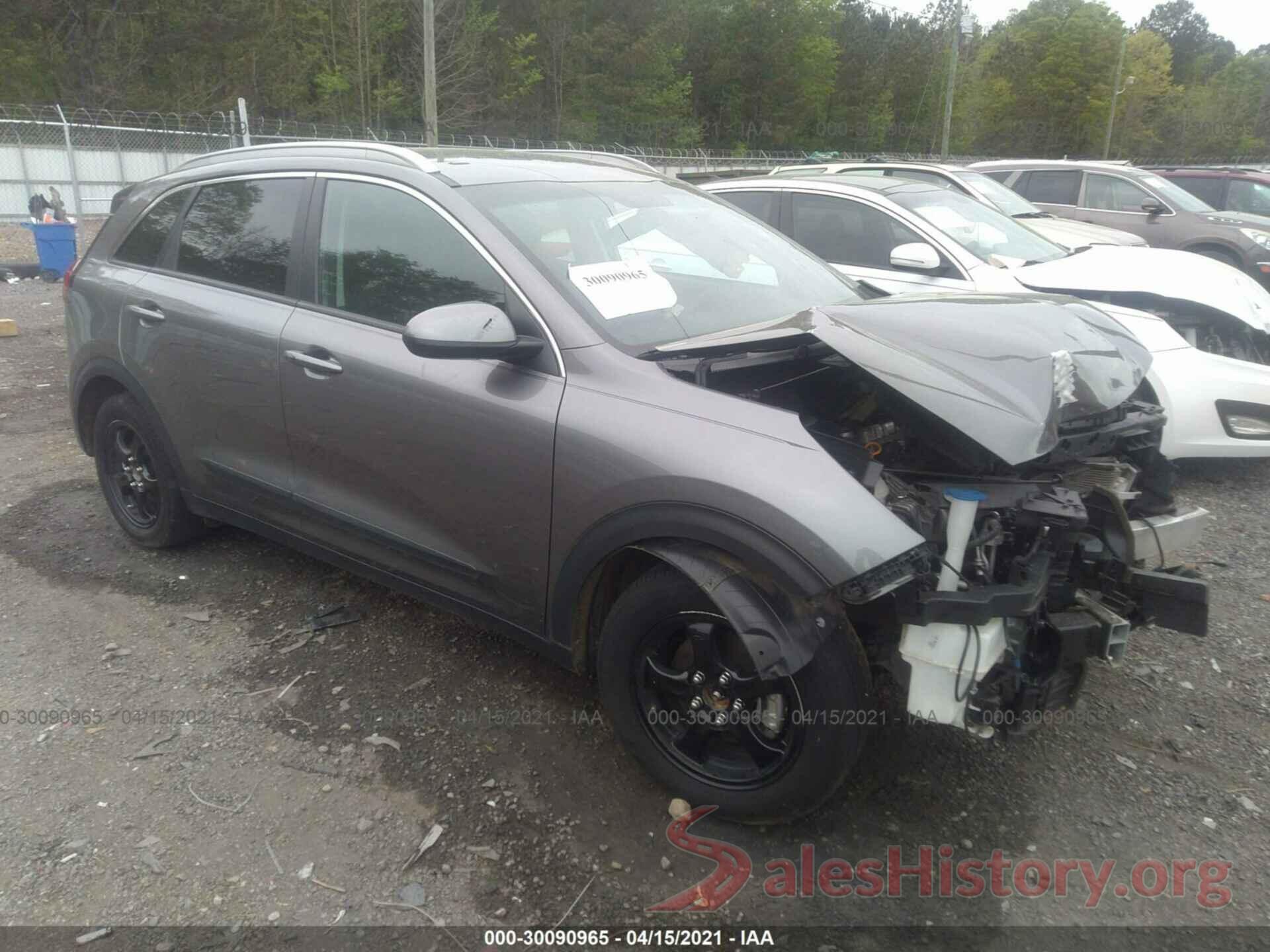 KNDCB3LC6J5113549 2018 KIA NIRO